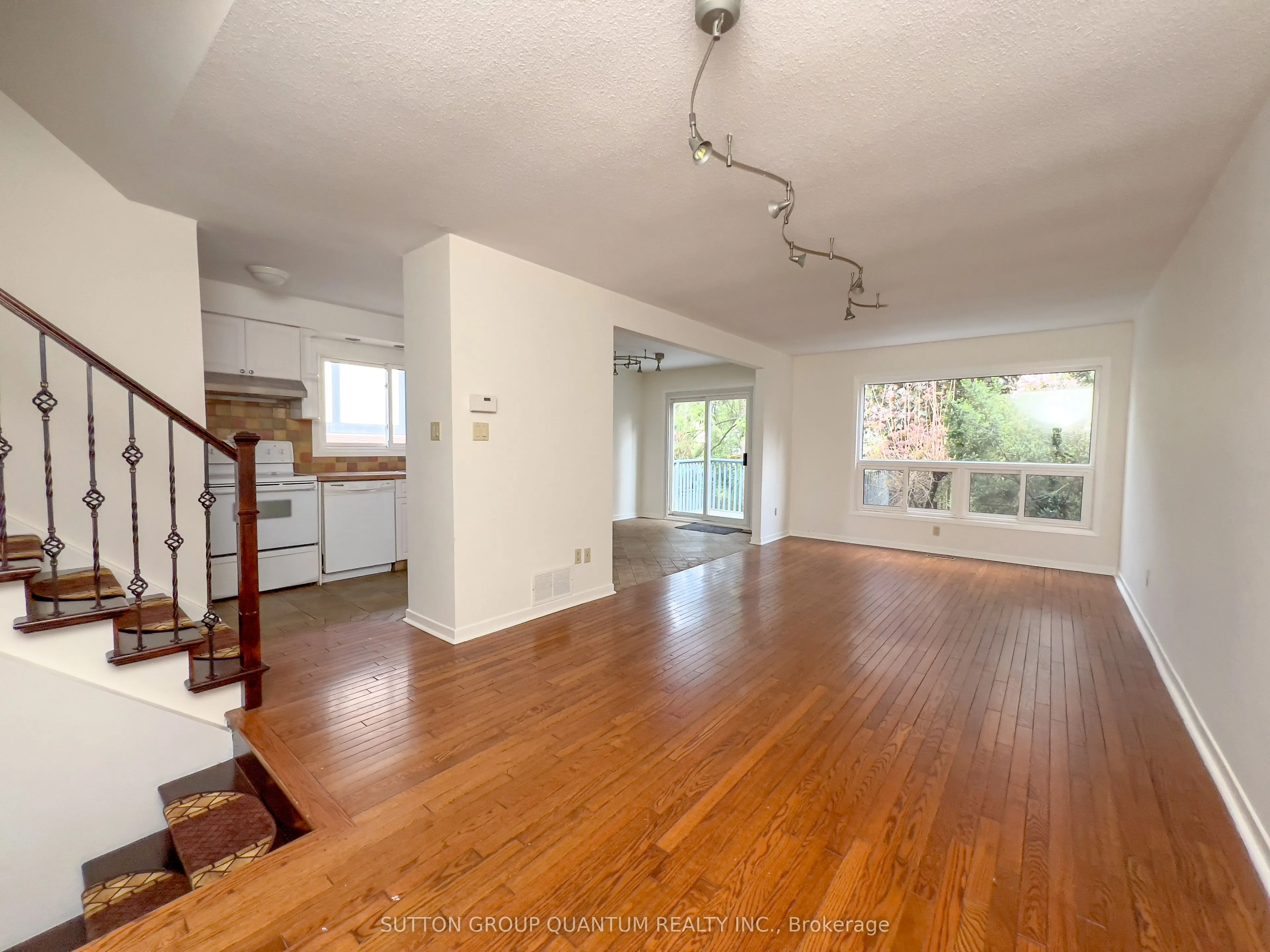 4262 Jefton Crescent