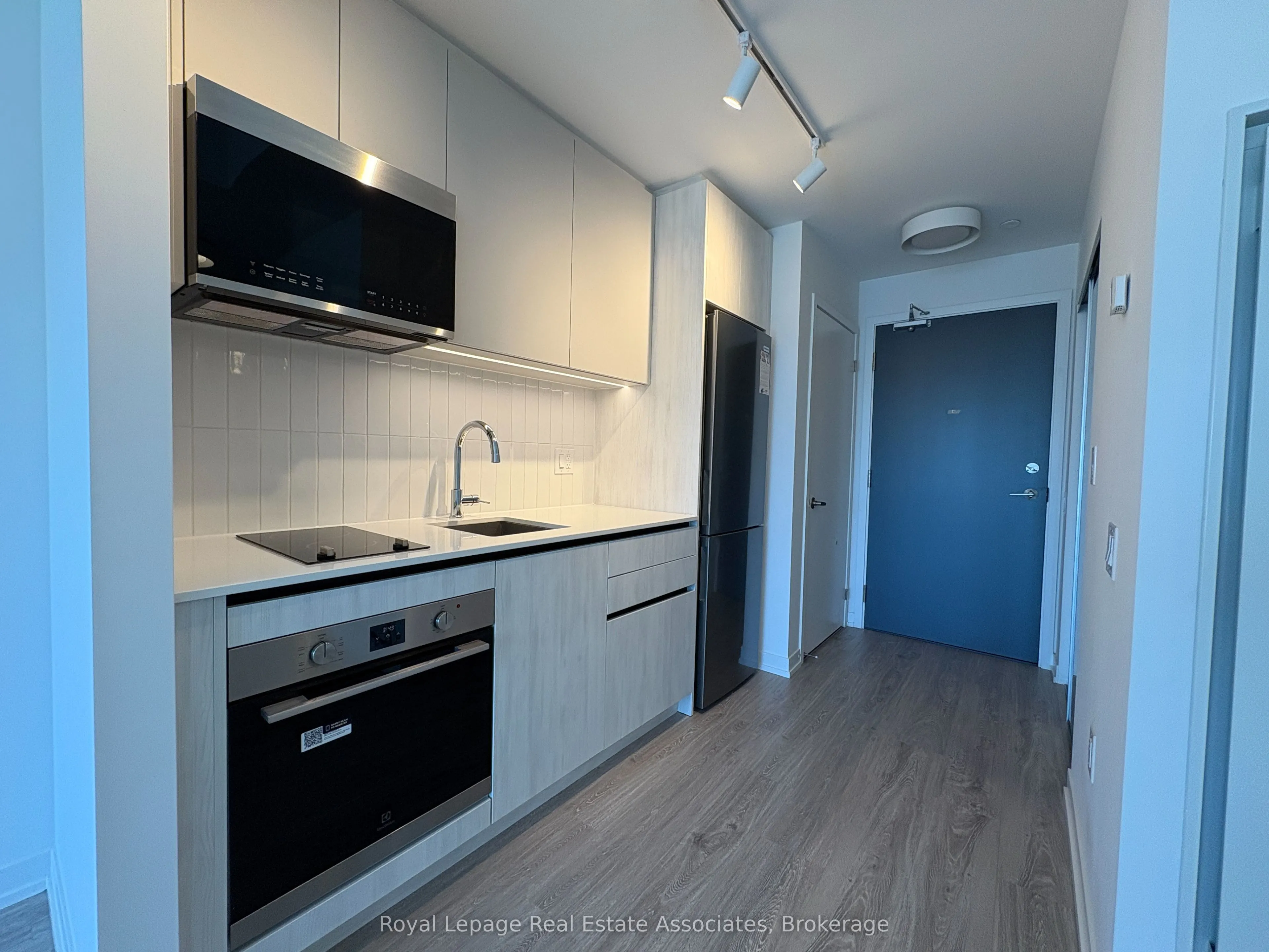 2485 Eglinton Avenue, #1002