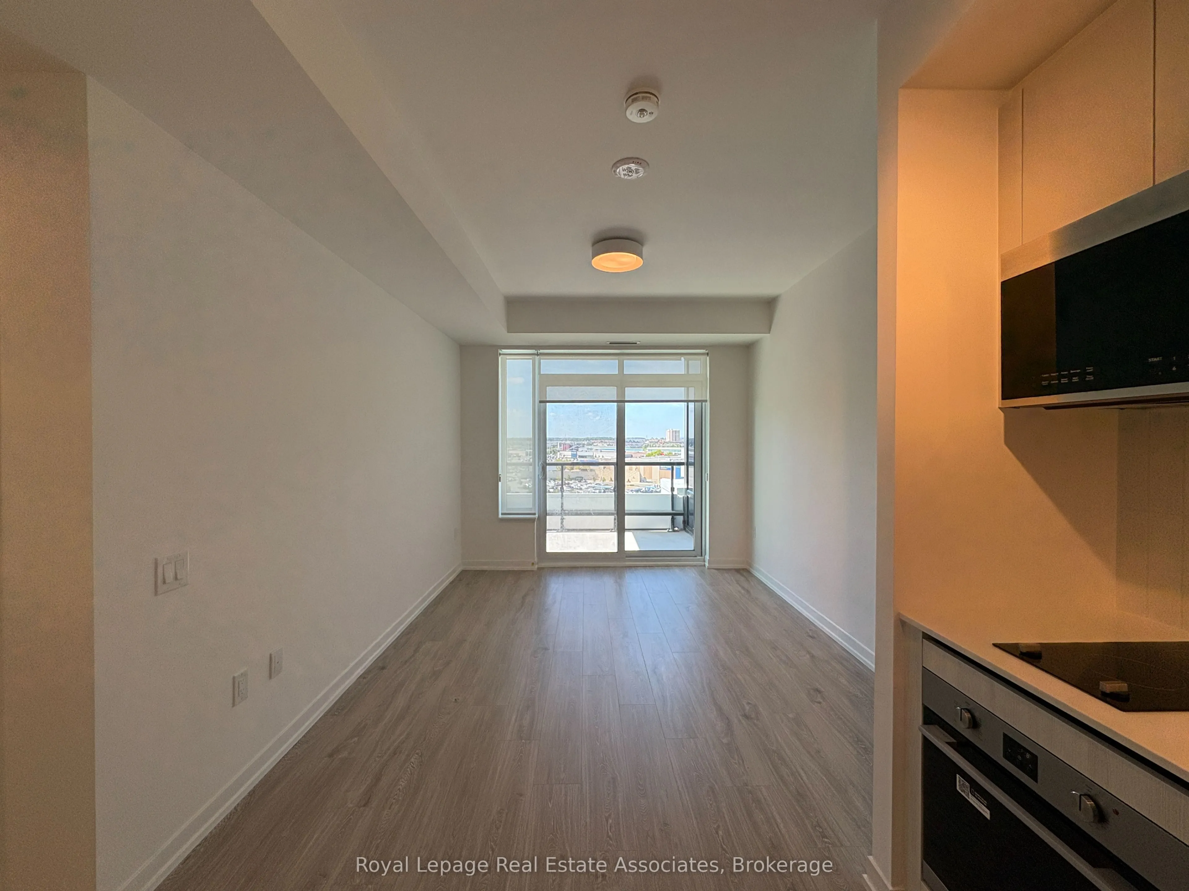 2485 Eglinton Avenue, #1002