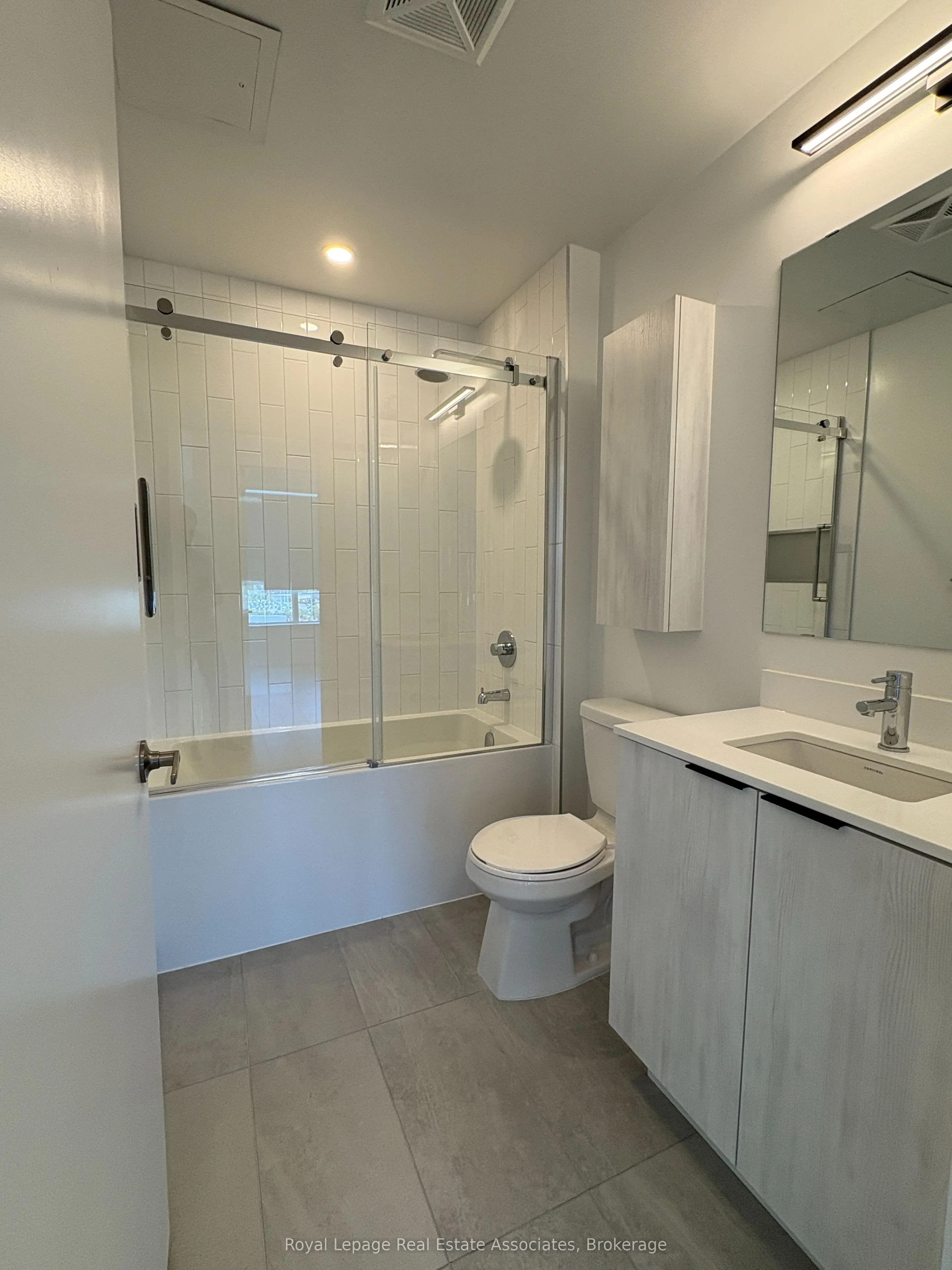 2485 Eglinton Avenue, #1002