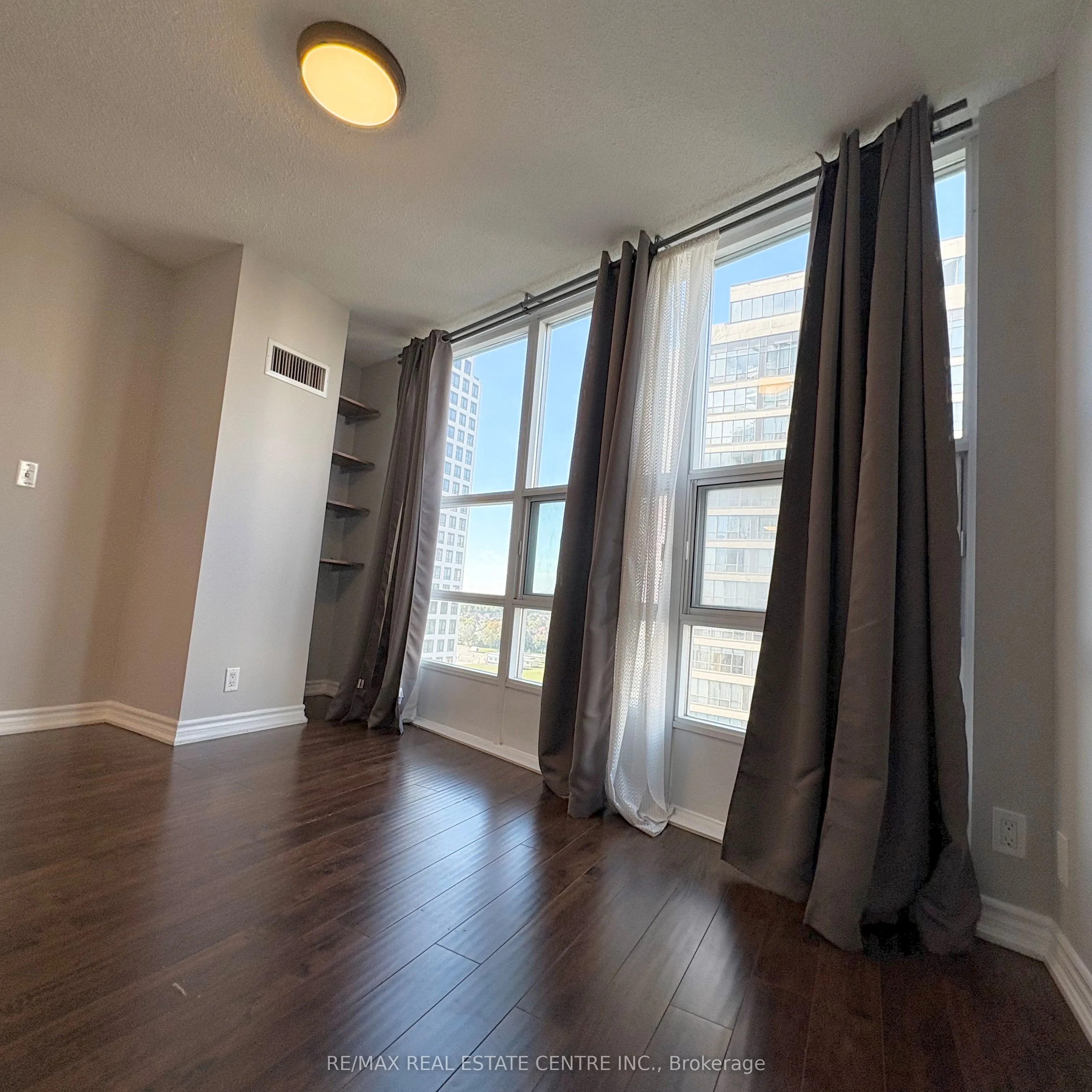 33 Elm Drive, #1605
