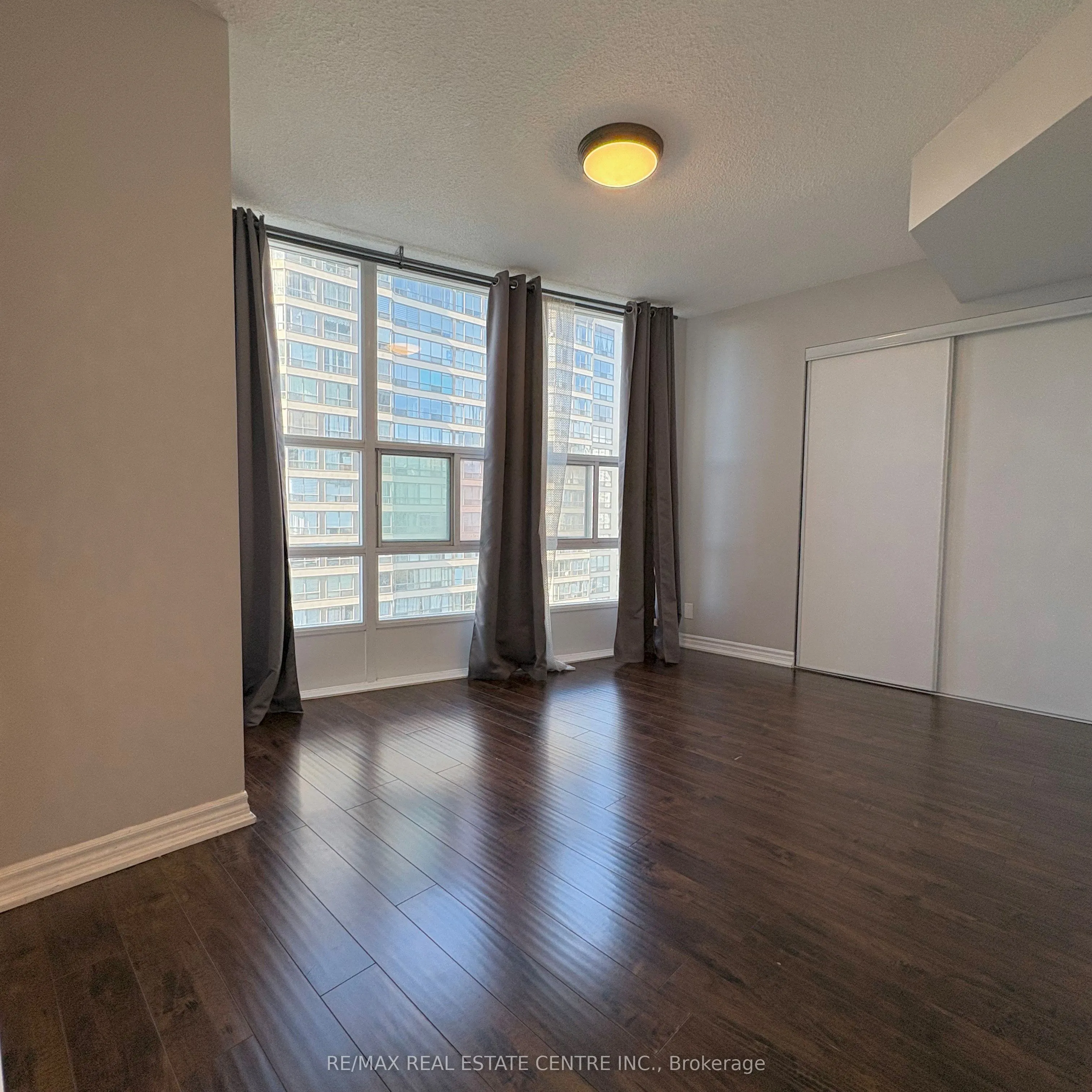 33 Elm Drive, #1605