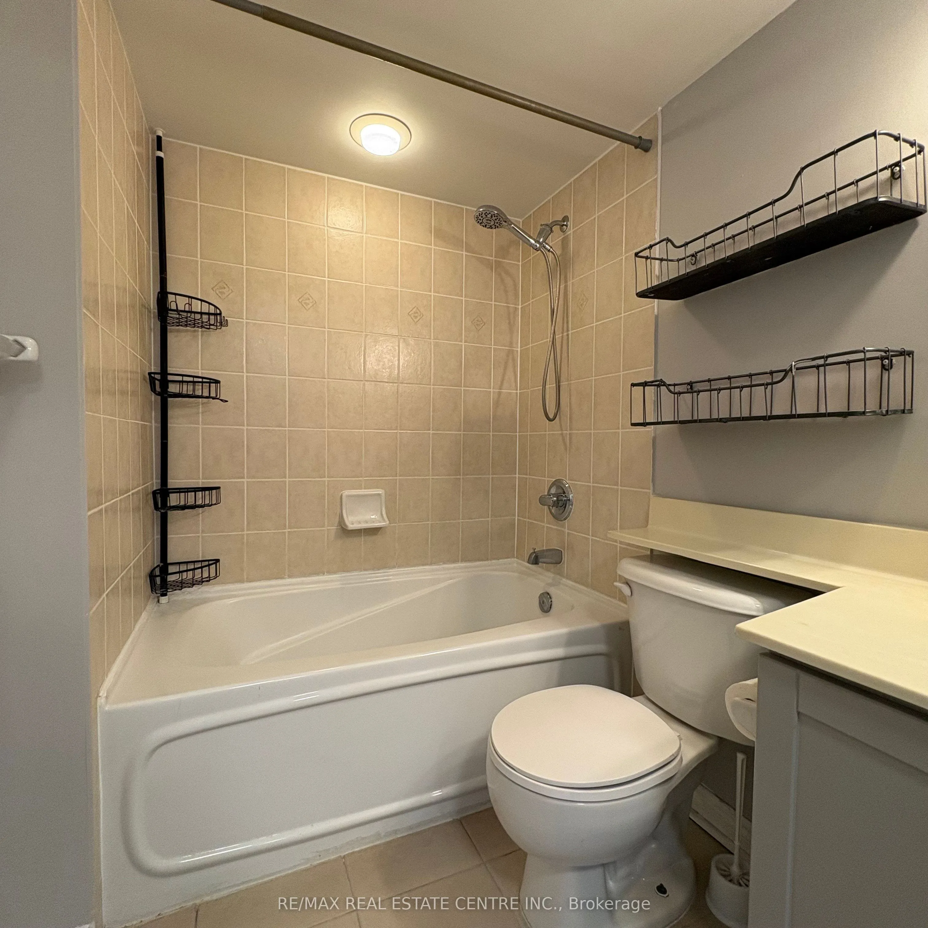 33 Elm Drive, #1605