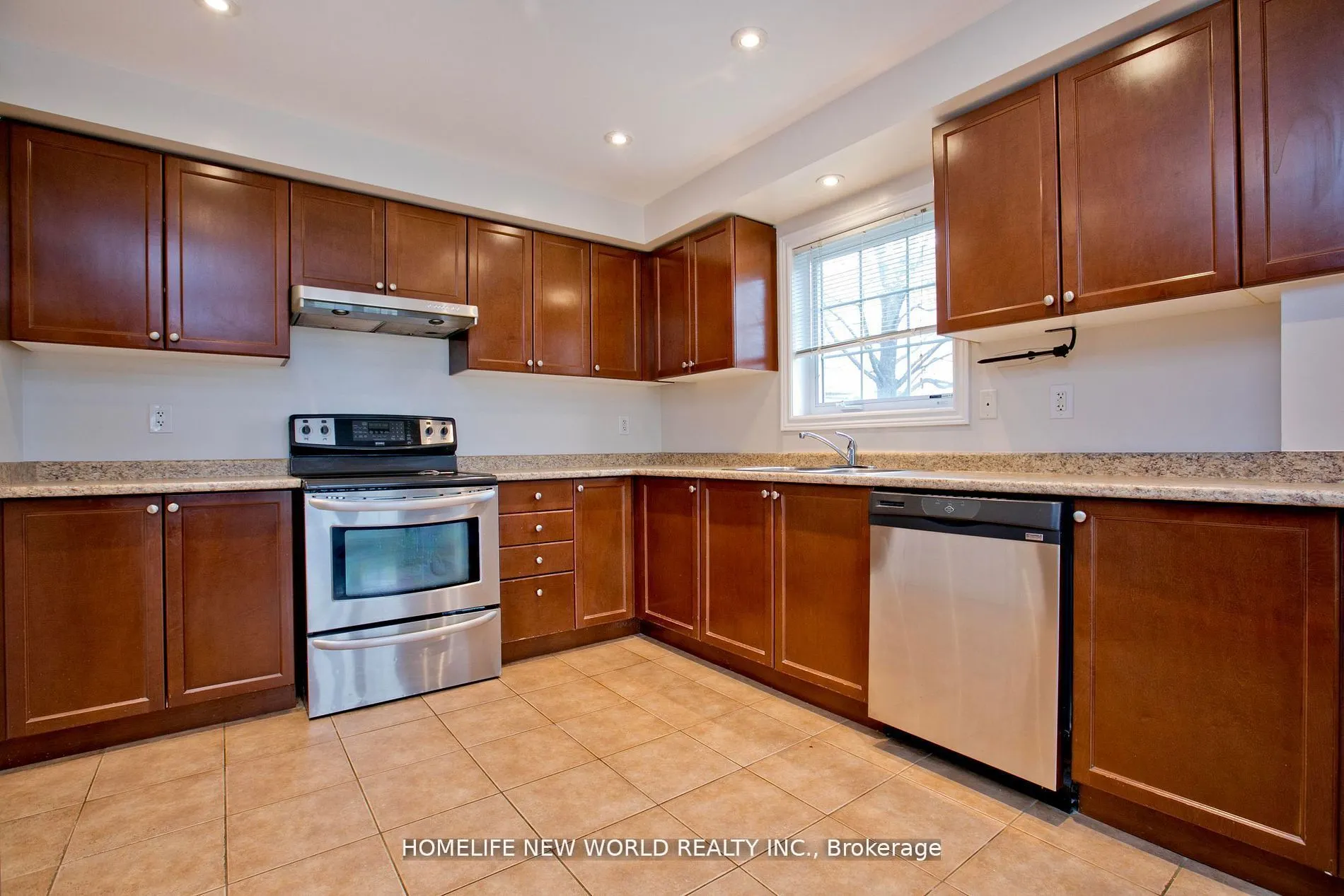 3040 Fifth Line W, #1