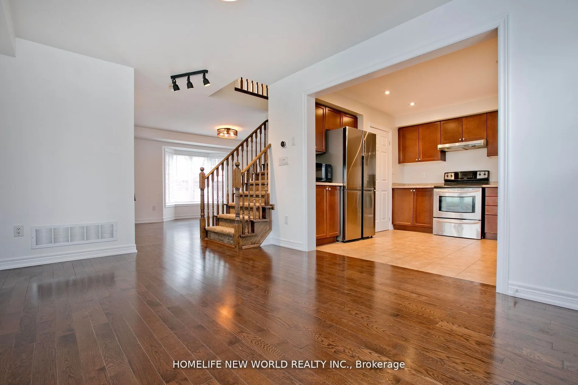 3040 Fifth Line W, #1
