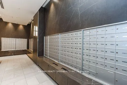 5 Mabelle Avenue, #2535
