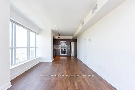 5 Mabelle Avenue, #2535