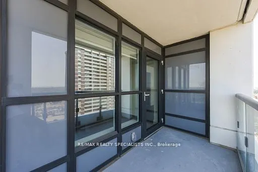 5 Mabelle Avenue, #2535