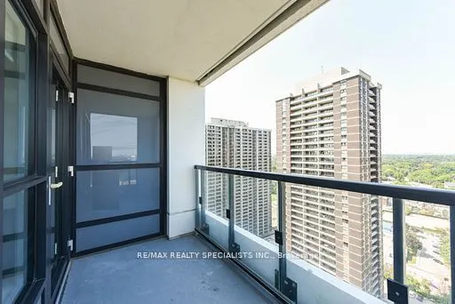 5 Mabelle Avenue, #2535