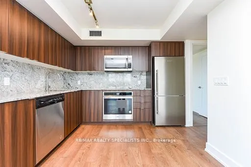 5 Mabelle Avenue, #2535