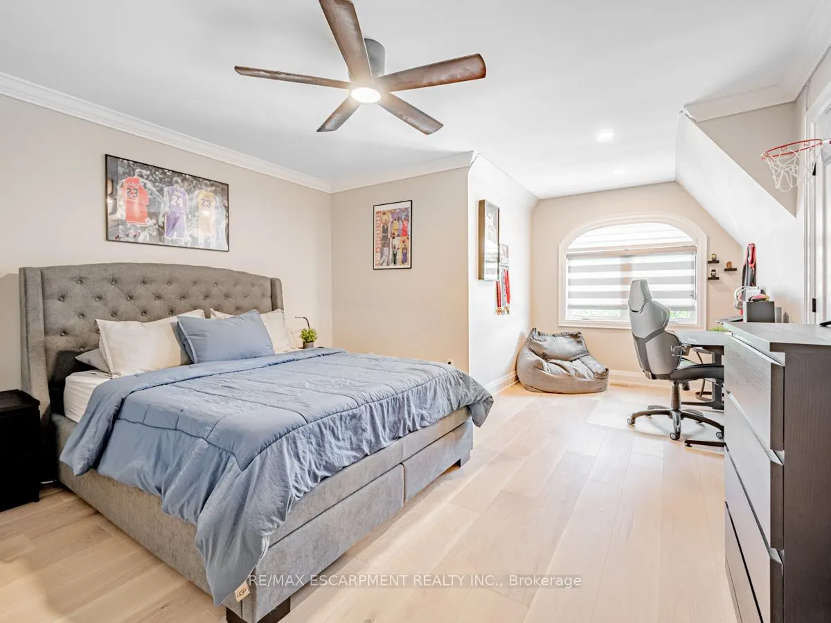 3390 Fox Run Circle