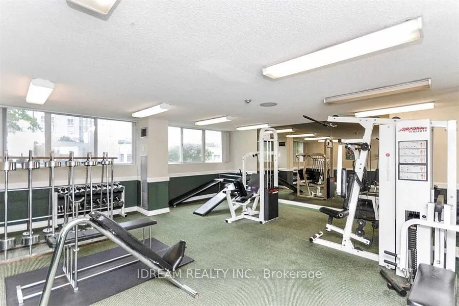 3700 Kaneff Crescent N, #202