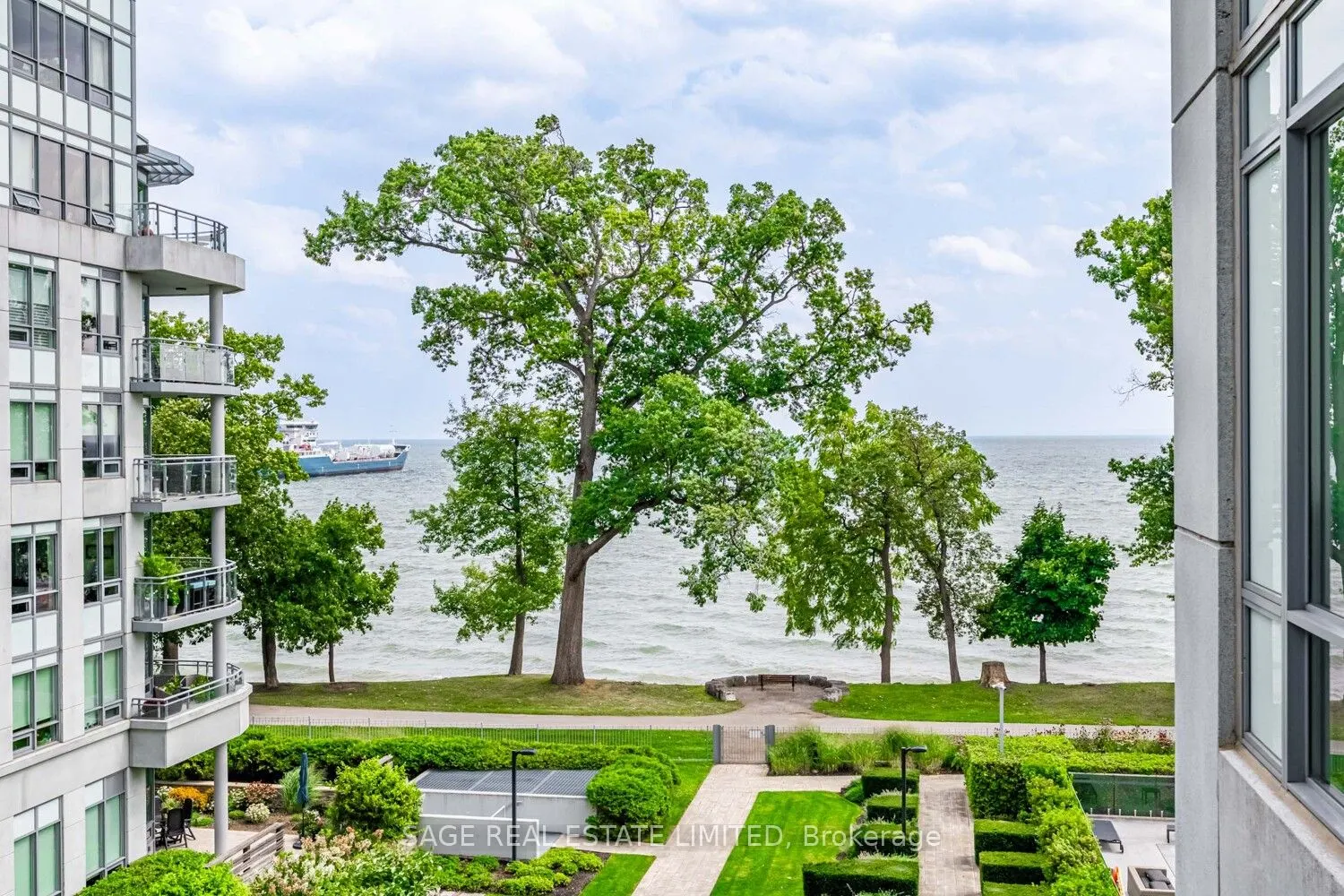 3500 Lakeshore Road W, #413