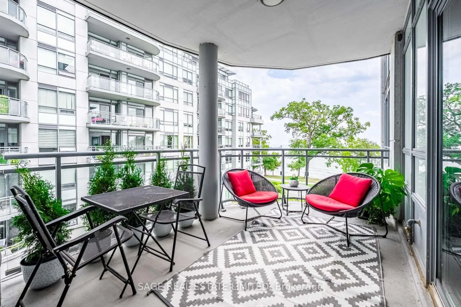 3500 Lakeshore Road W, #413