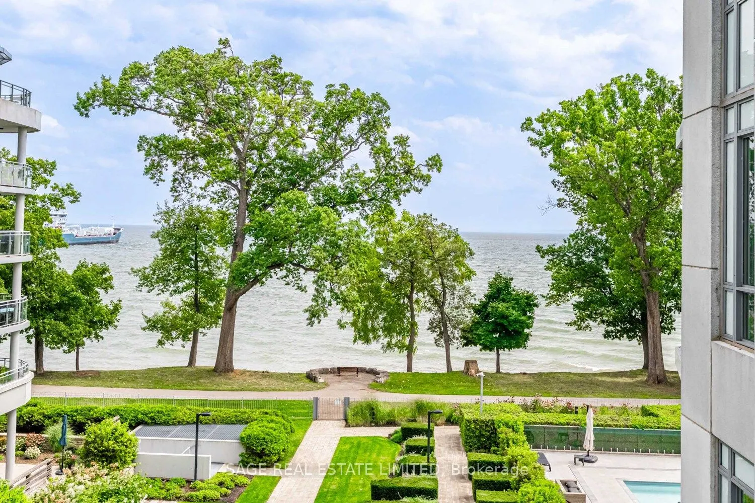 3500 Lakeshore Road W, #413