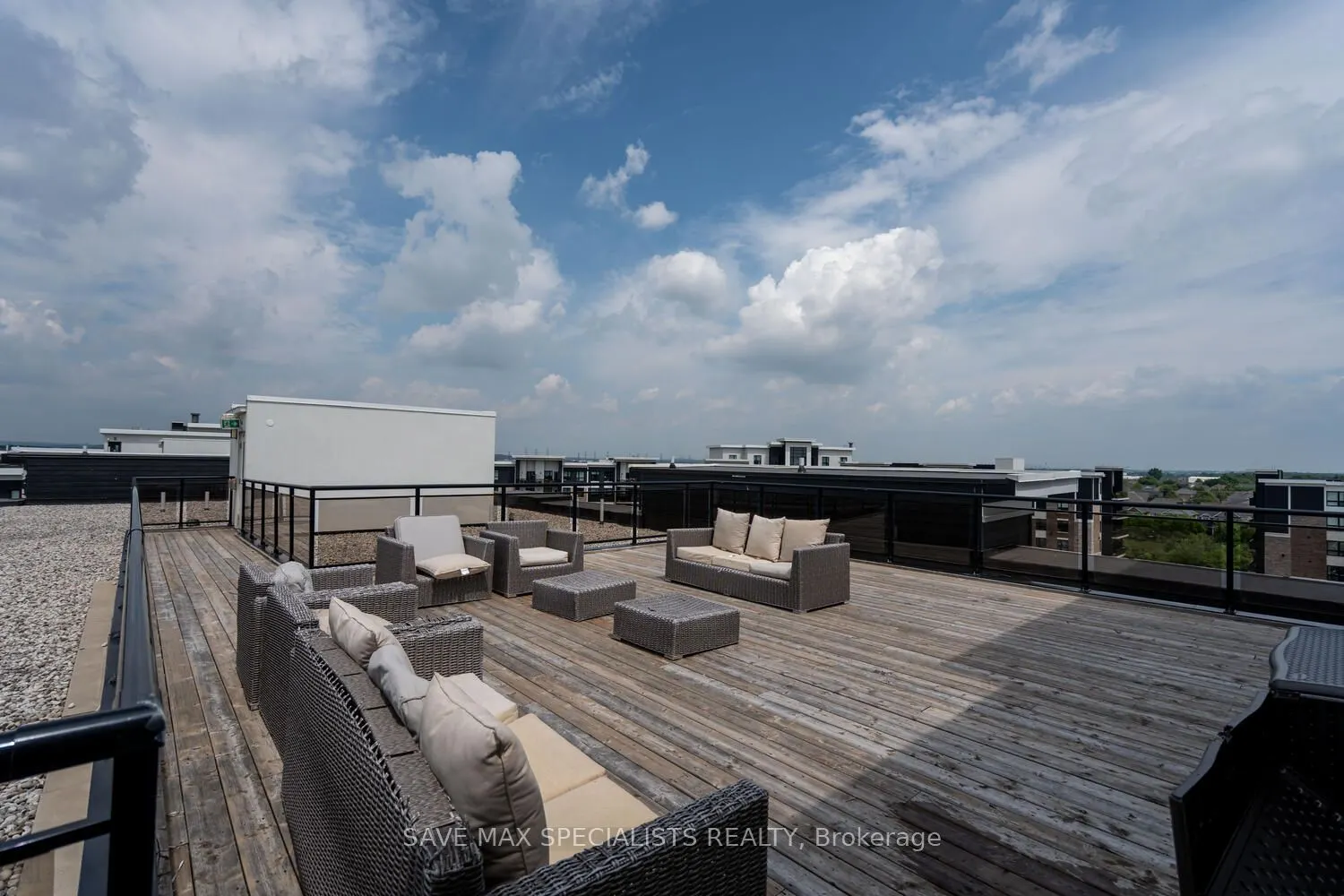 640 Sauve Street, #422