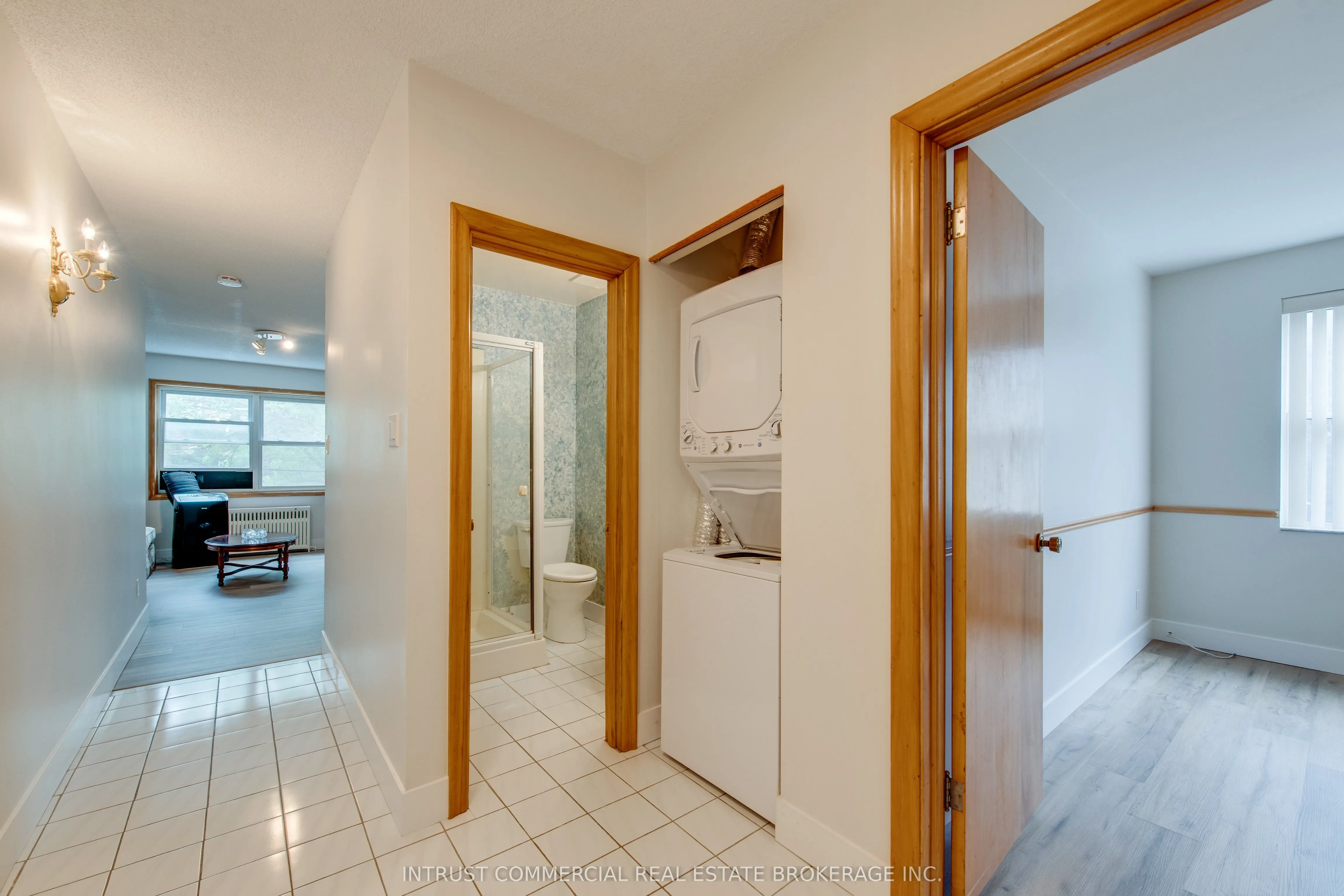 3384 Lake Shore Boulevard W