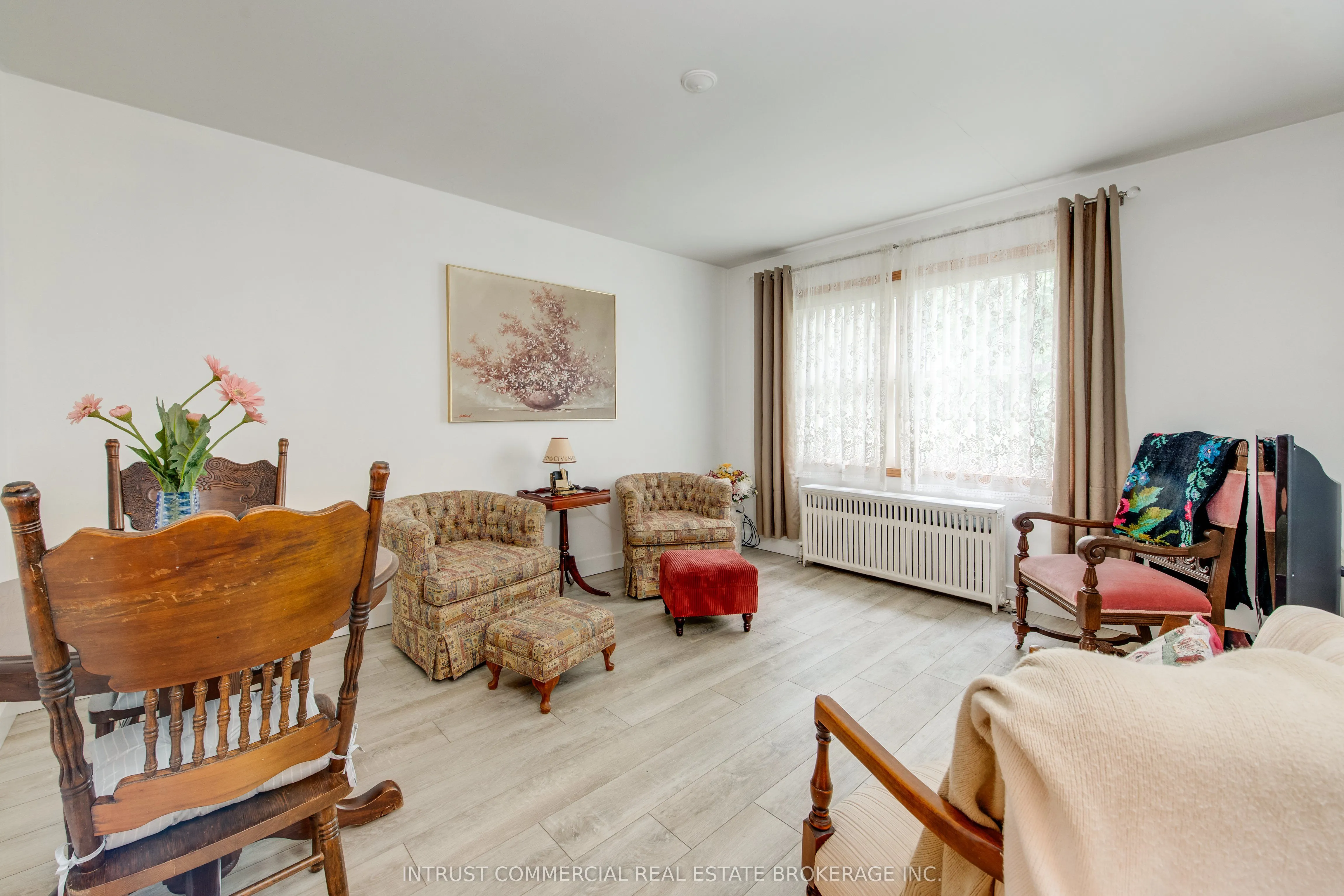 3384 Lake Shore Boulevard W