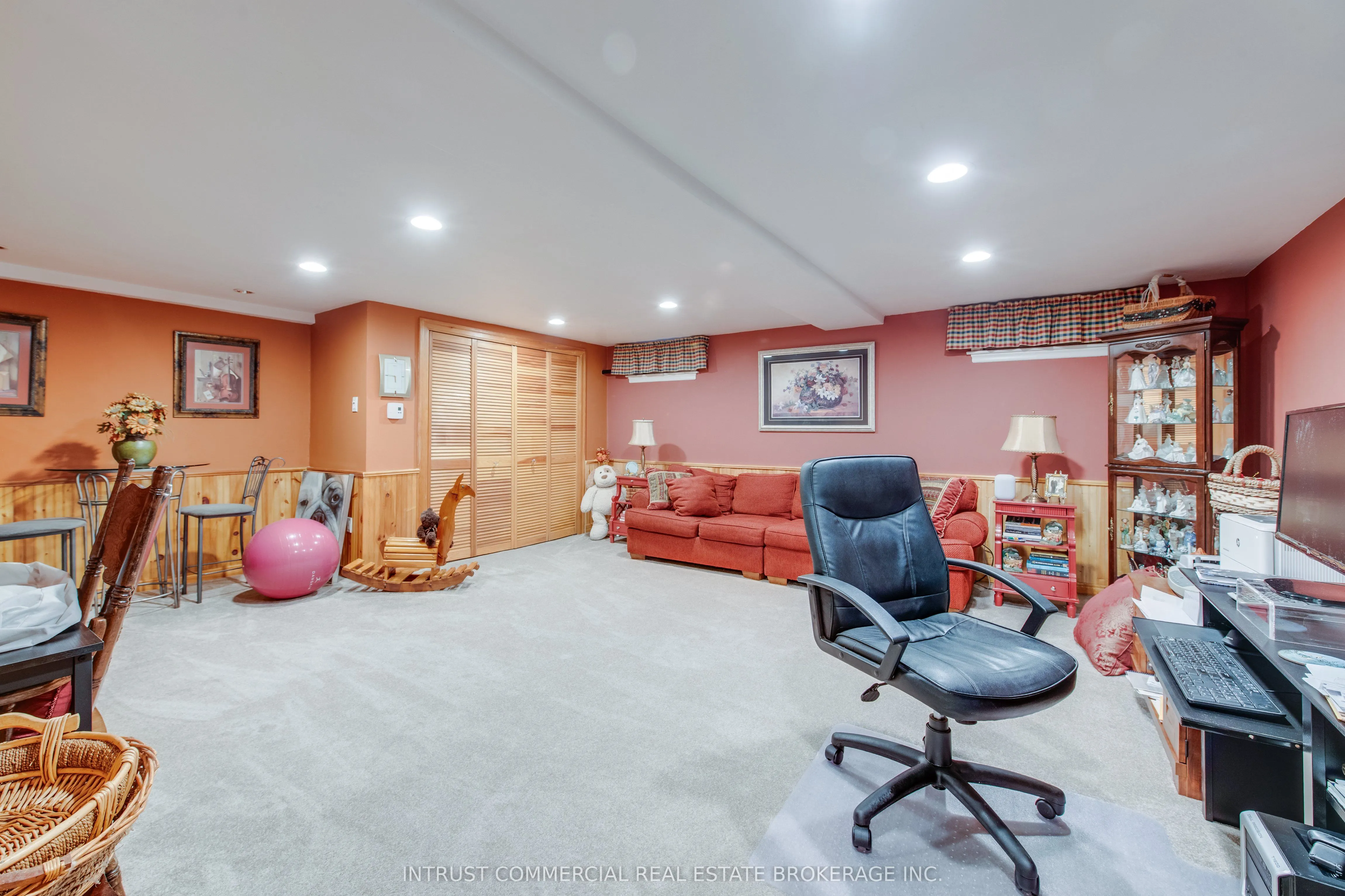 3384 Lake Shore Boulevard W