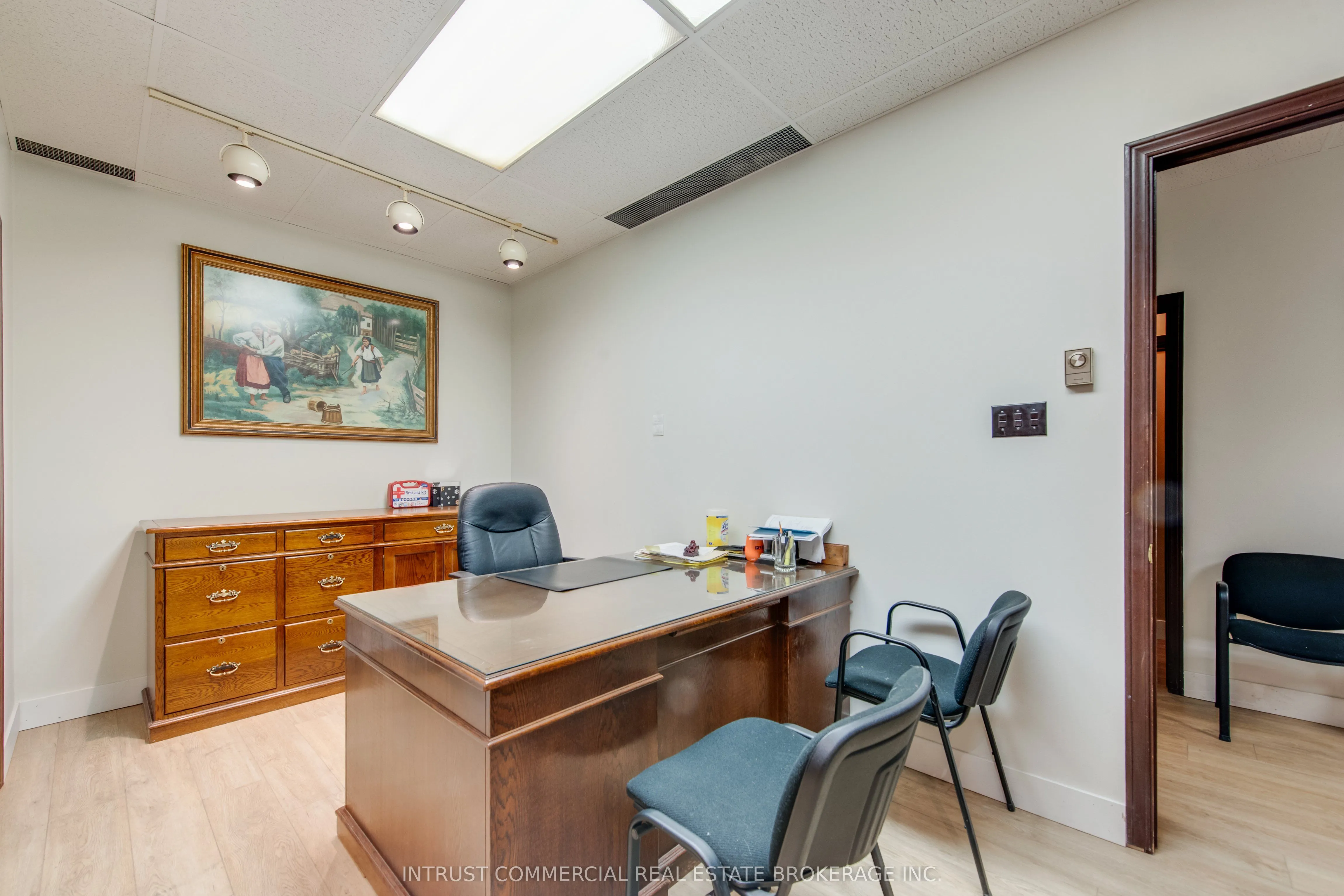 3384 Lake Shore Boulevard W