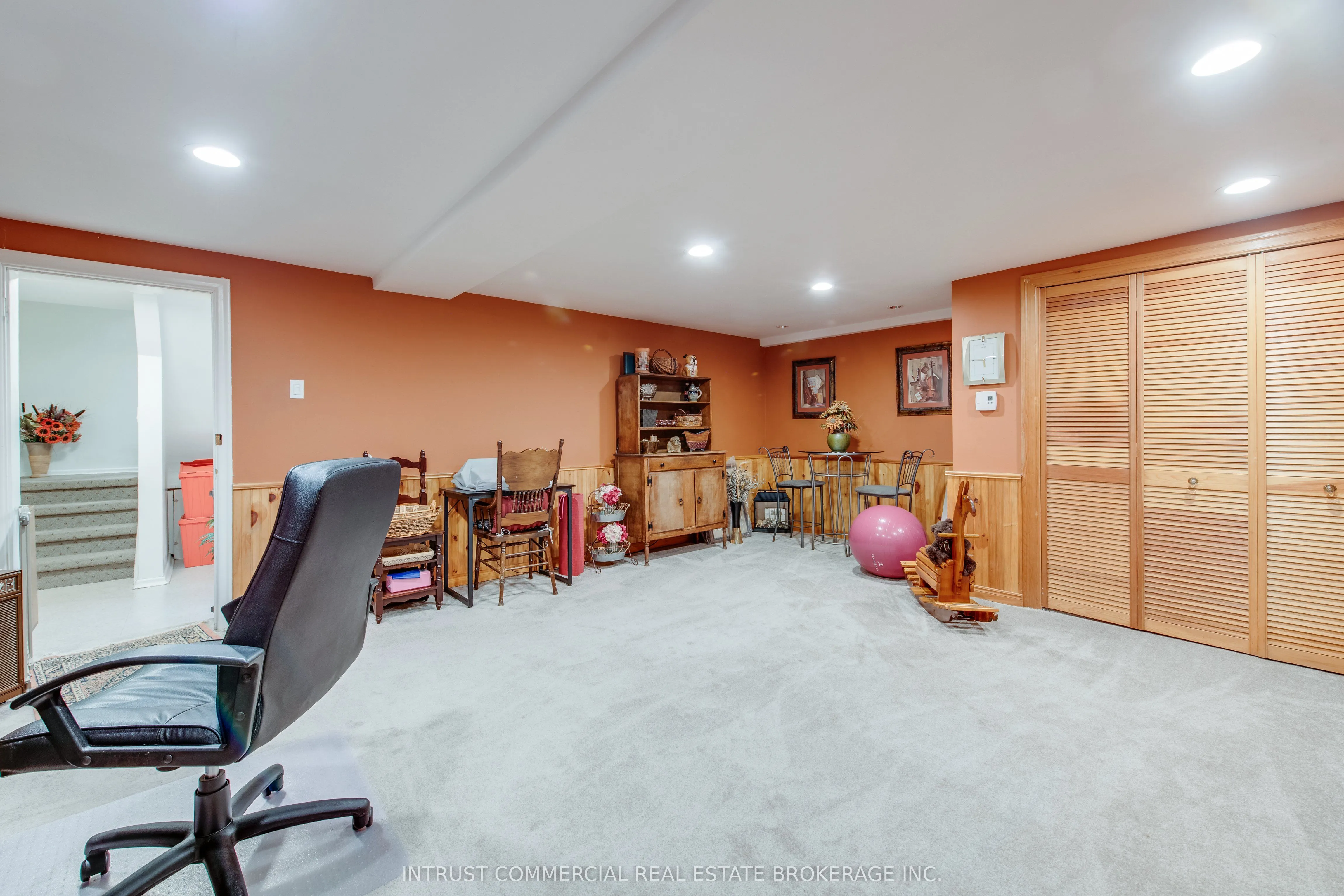 3384 Lake Shore Boulevard W