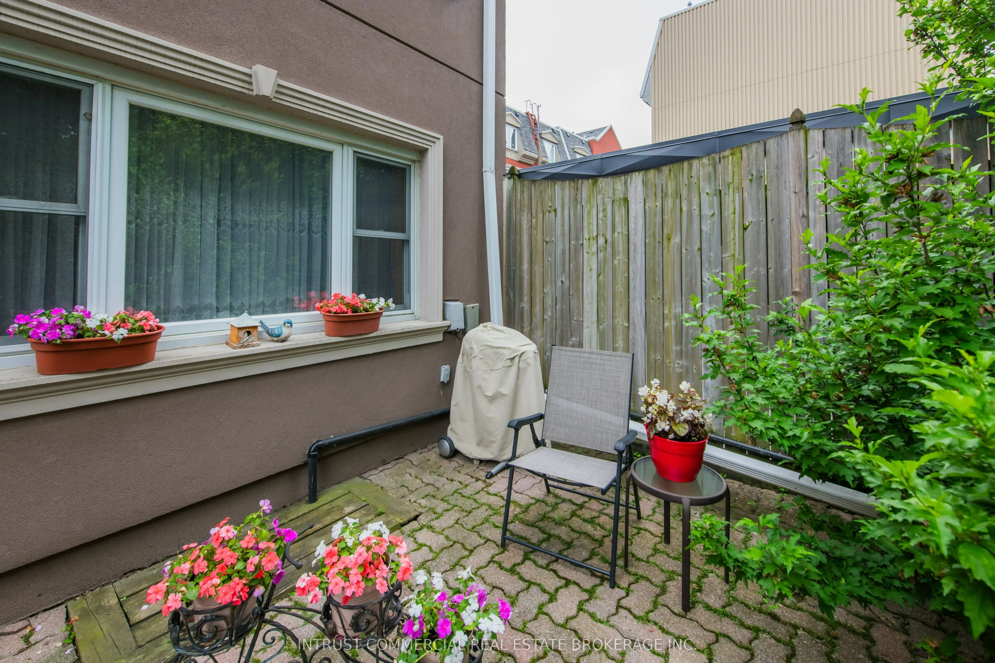3384 Lake Shore Boulevard W