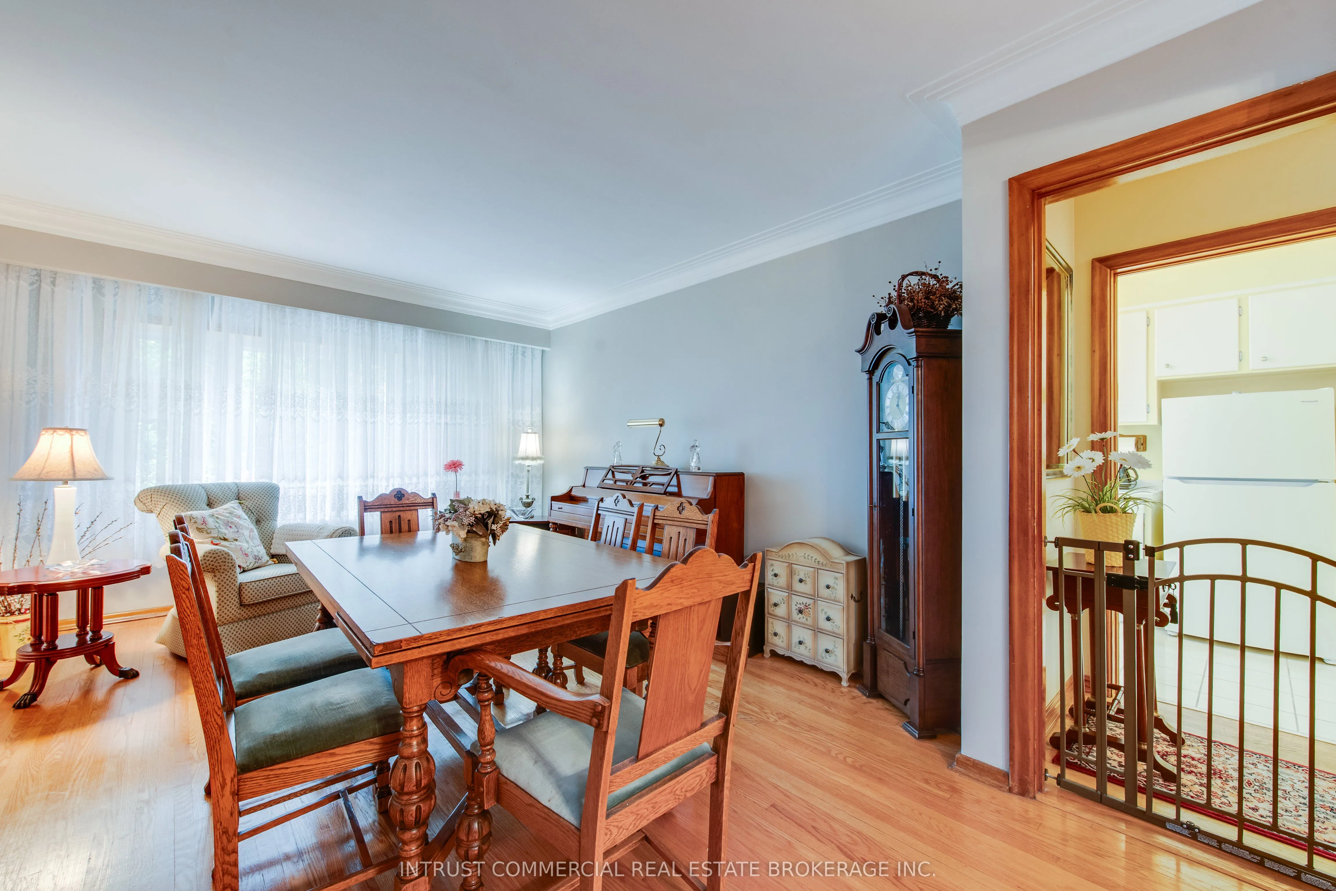 3384 Lake Shore Boulevard W