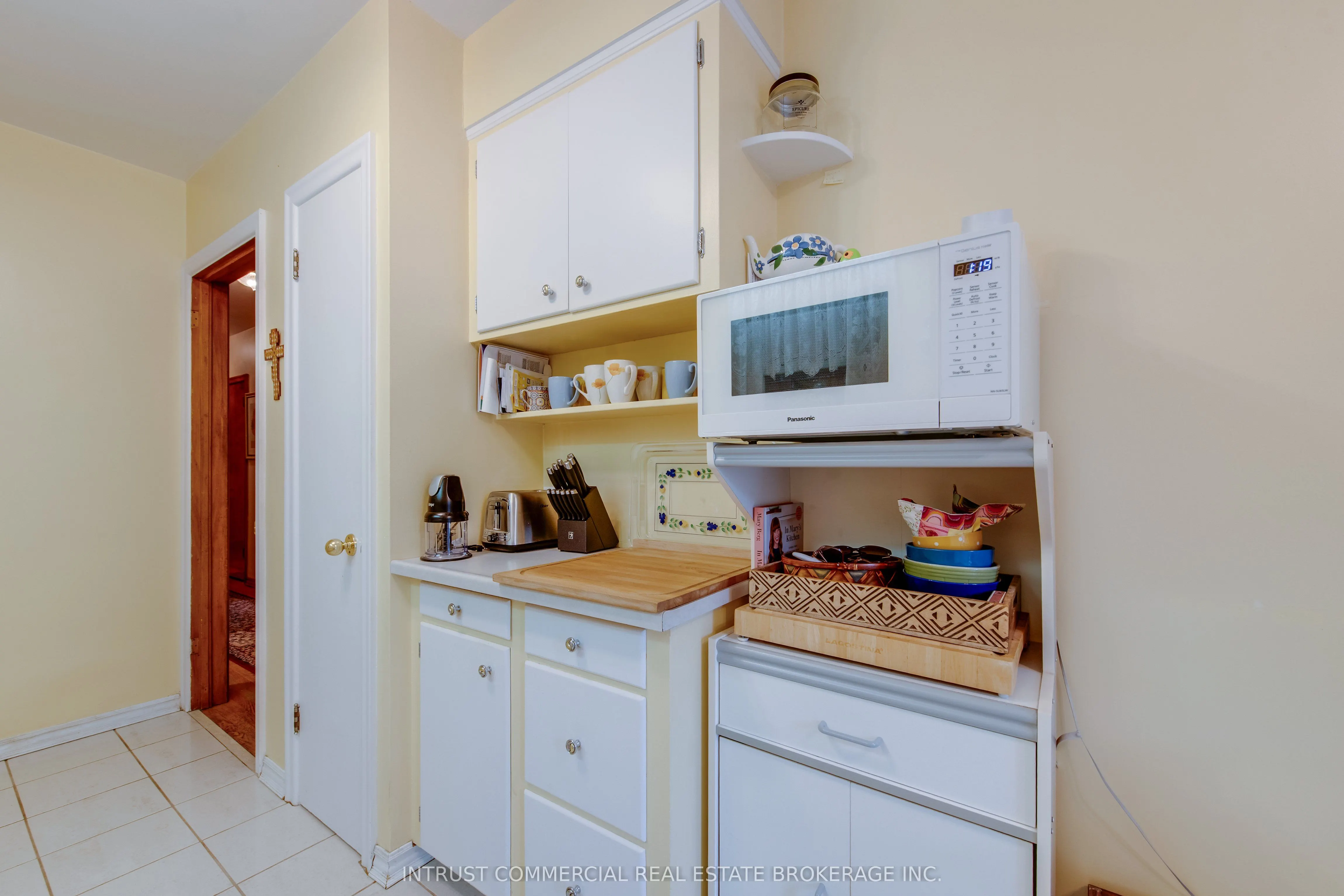 3384 Lake Shore Boulevard W