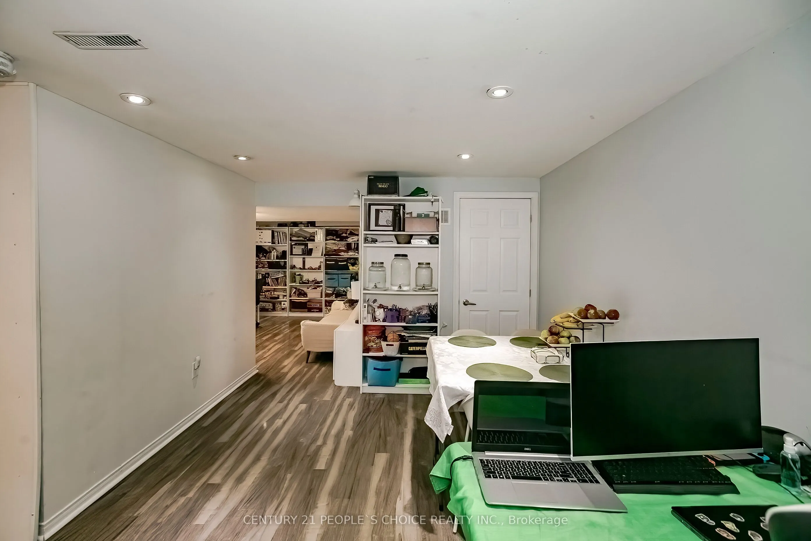 24 Vivians Crescent