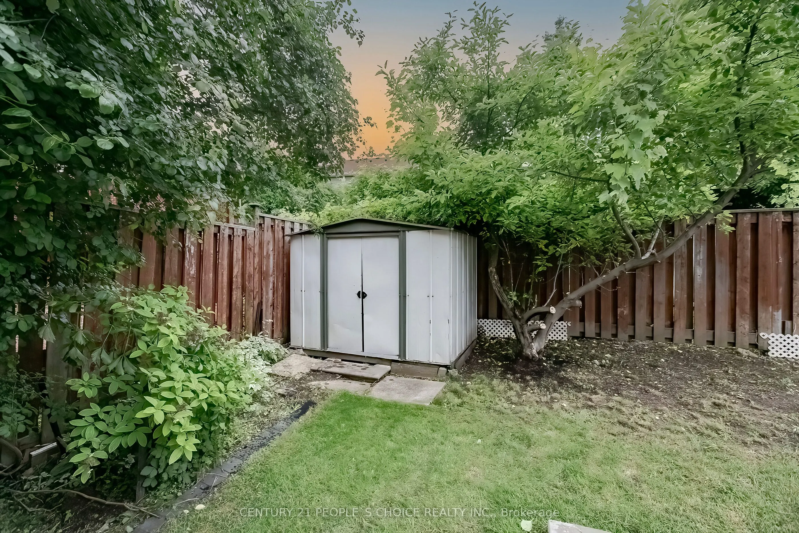 24 Vivians Crescent