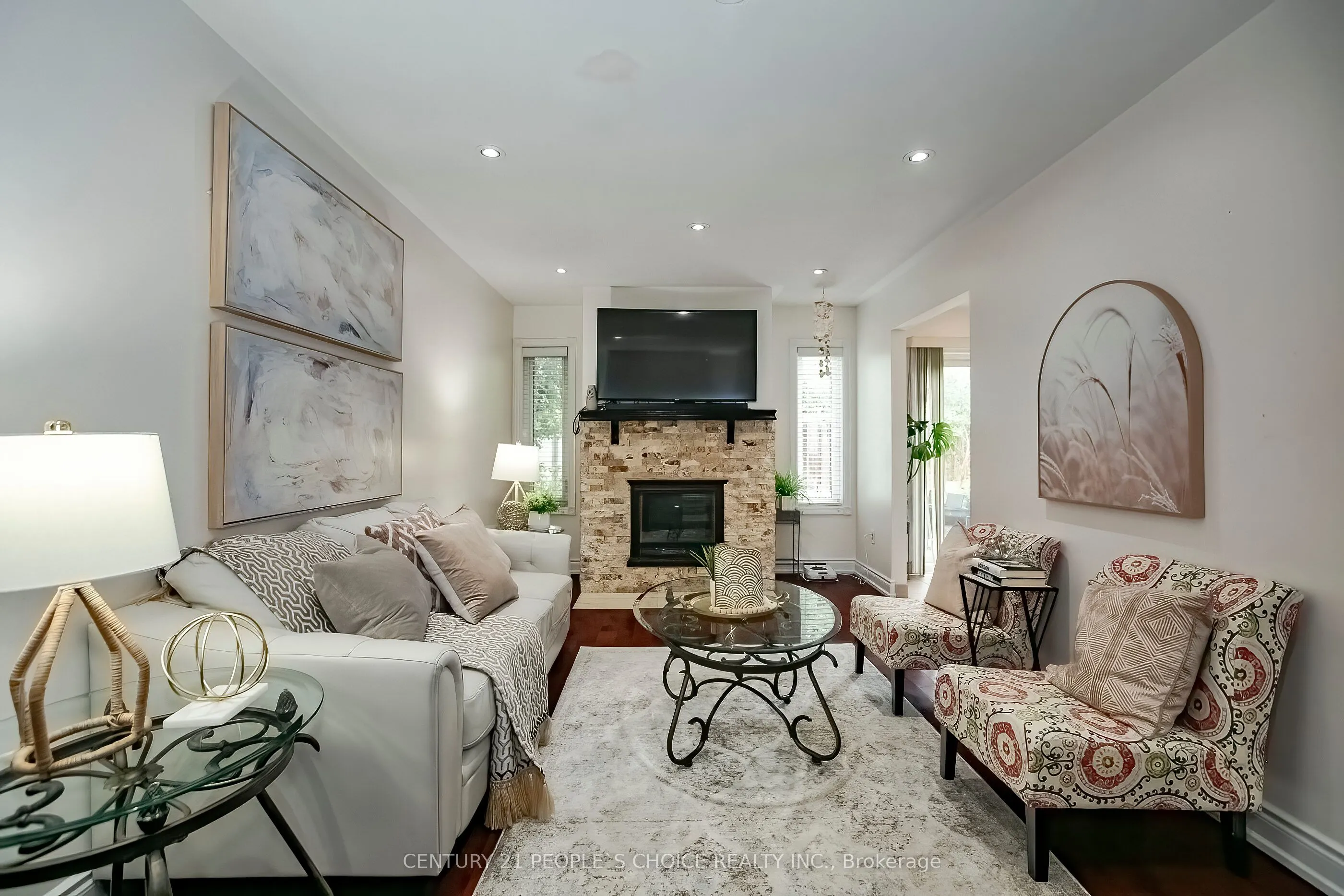 24 Vivians Crescent