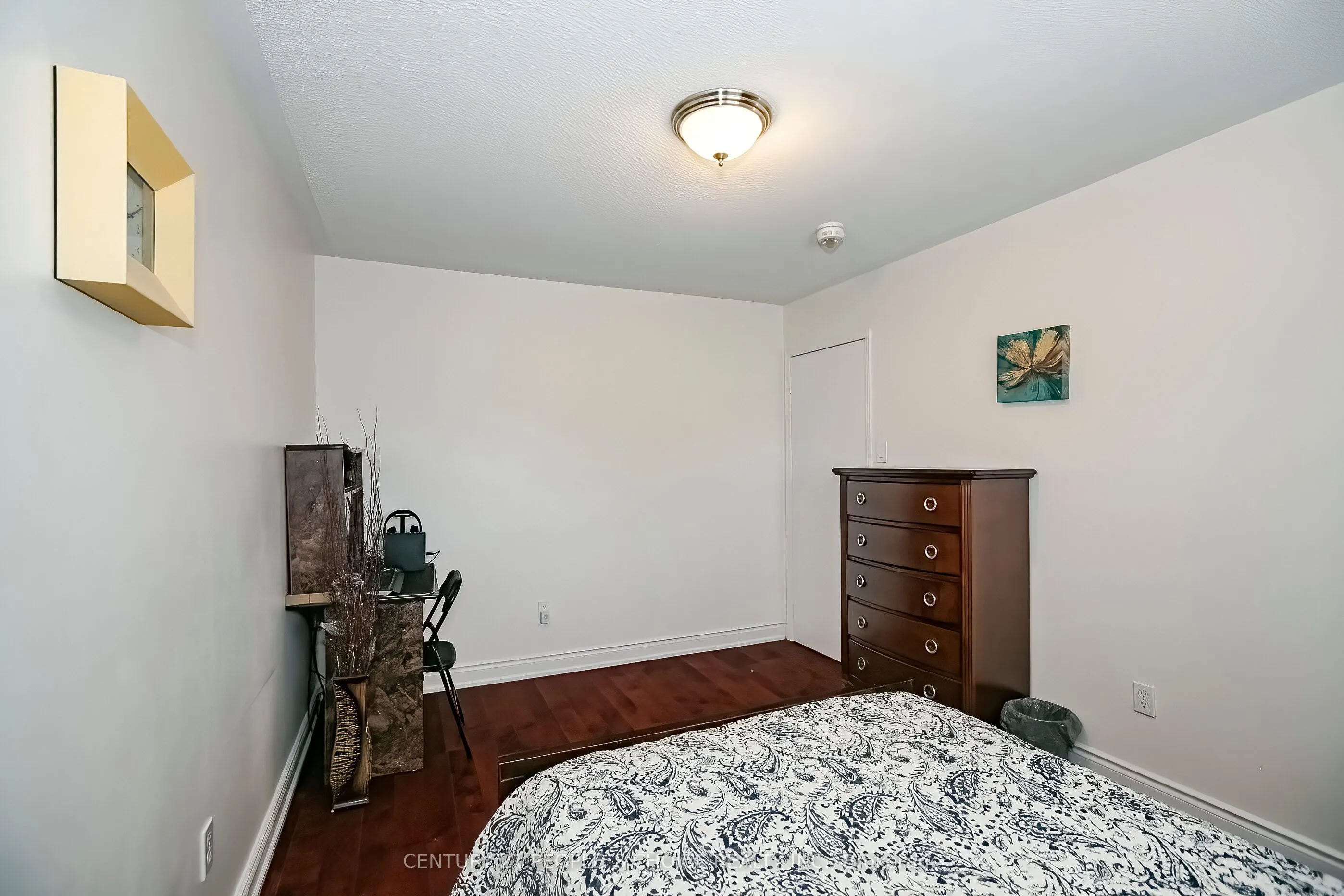 24 Vivians Crescent