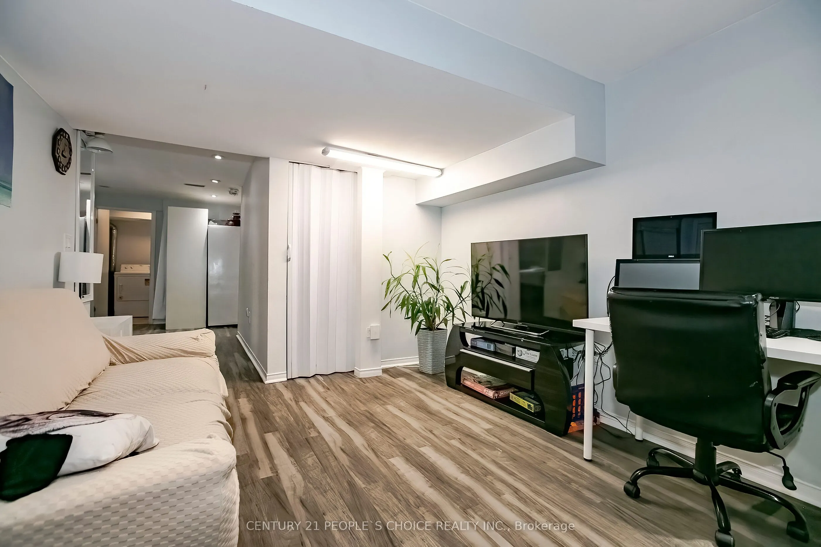 24 Vivians Crescent