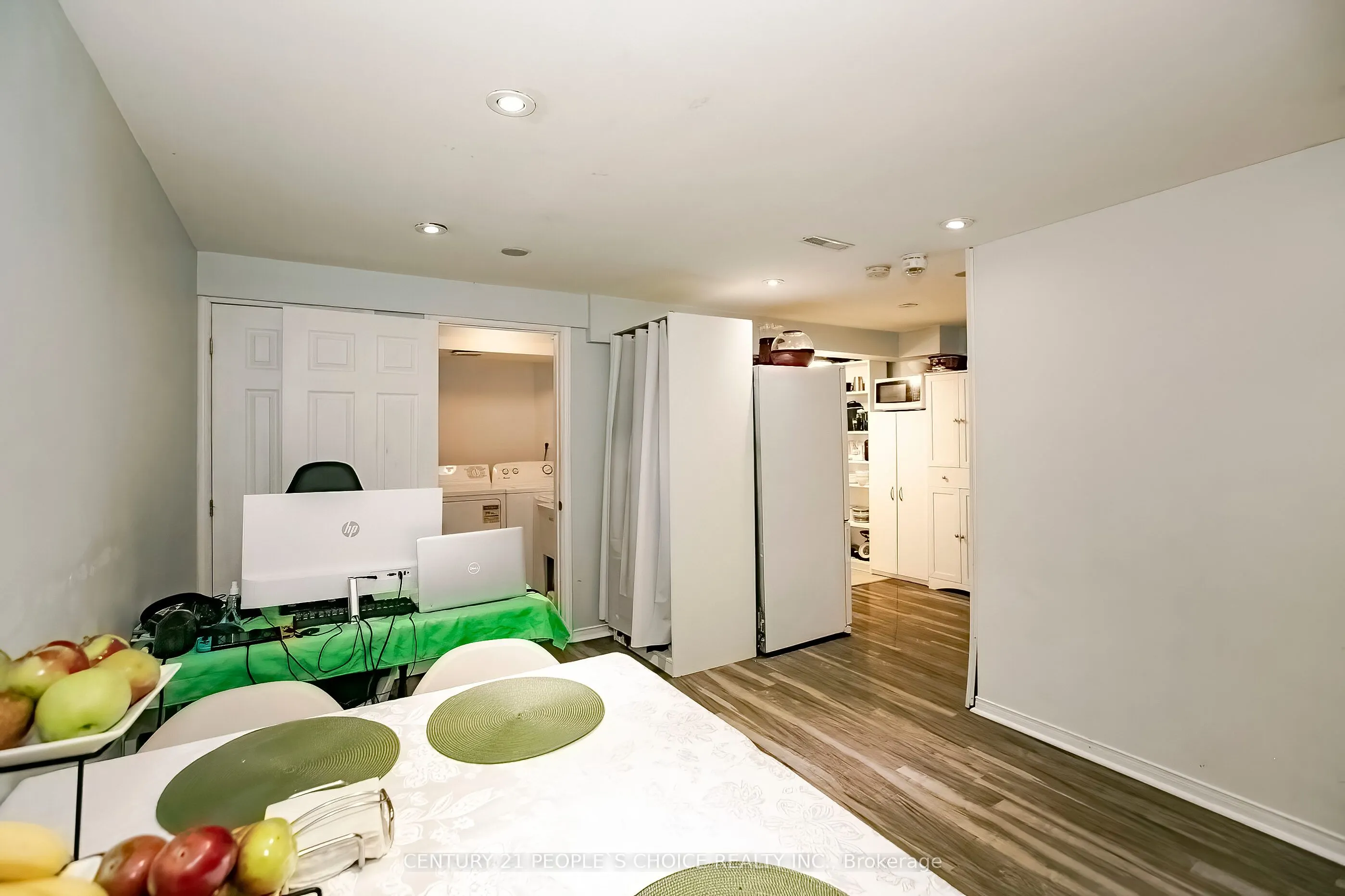 24 Vivians Crescent