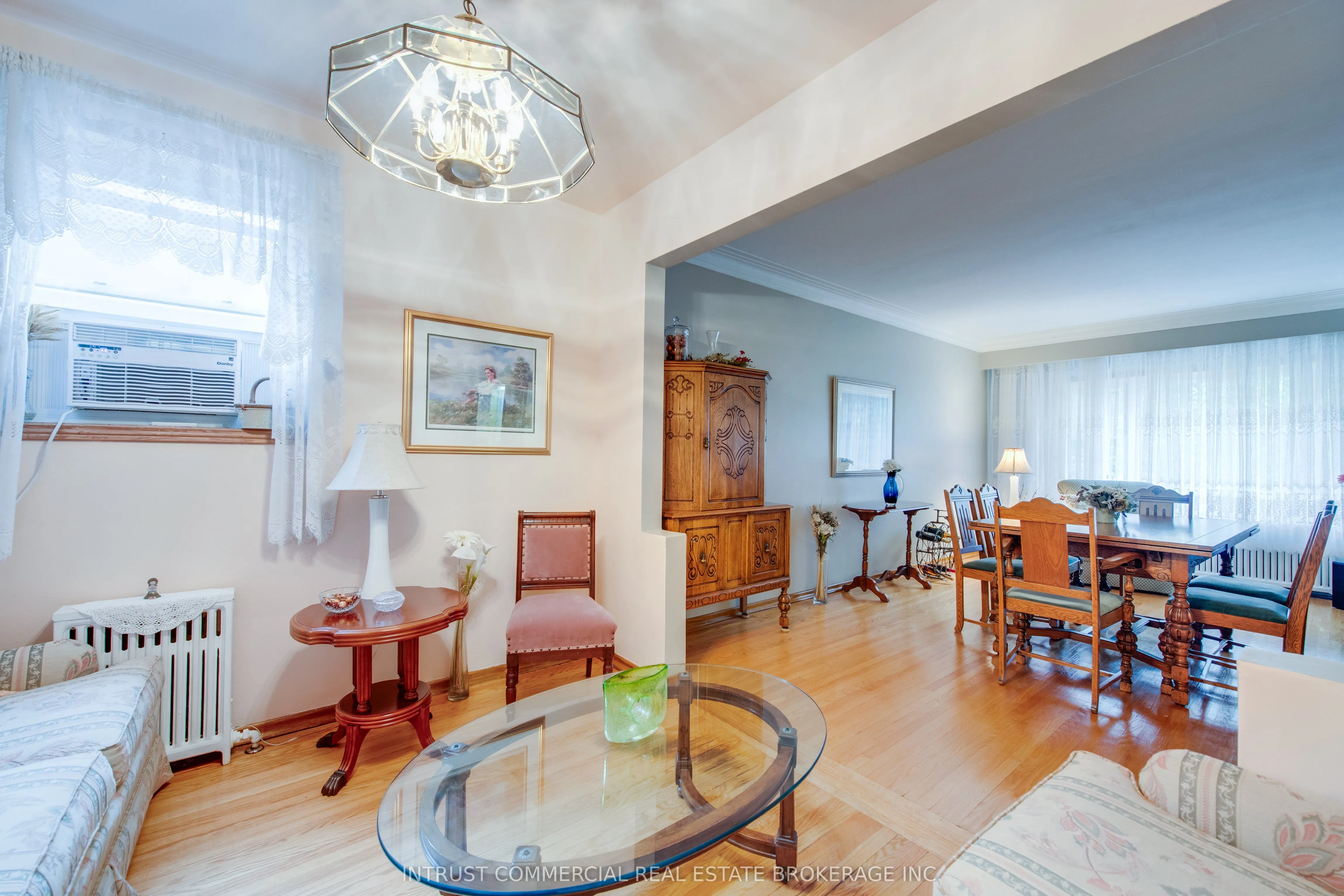 3384 Lake Shore Boulevard W