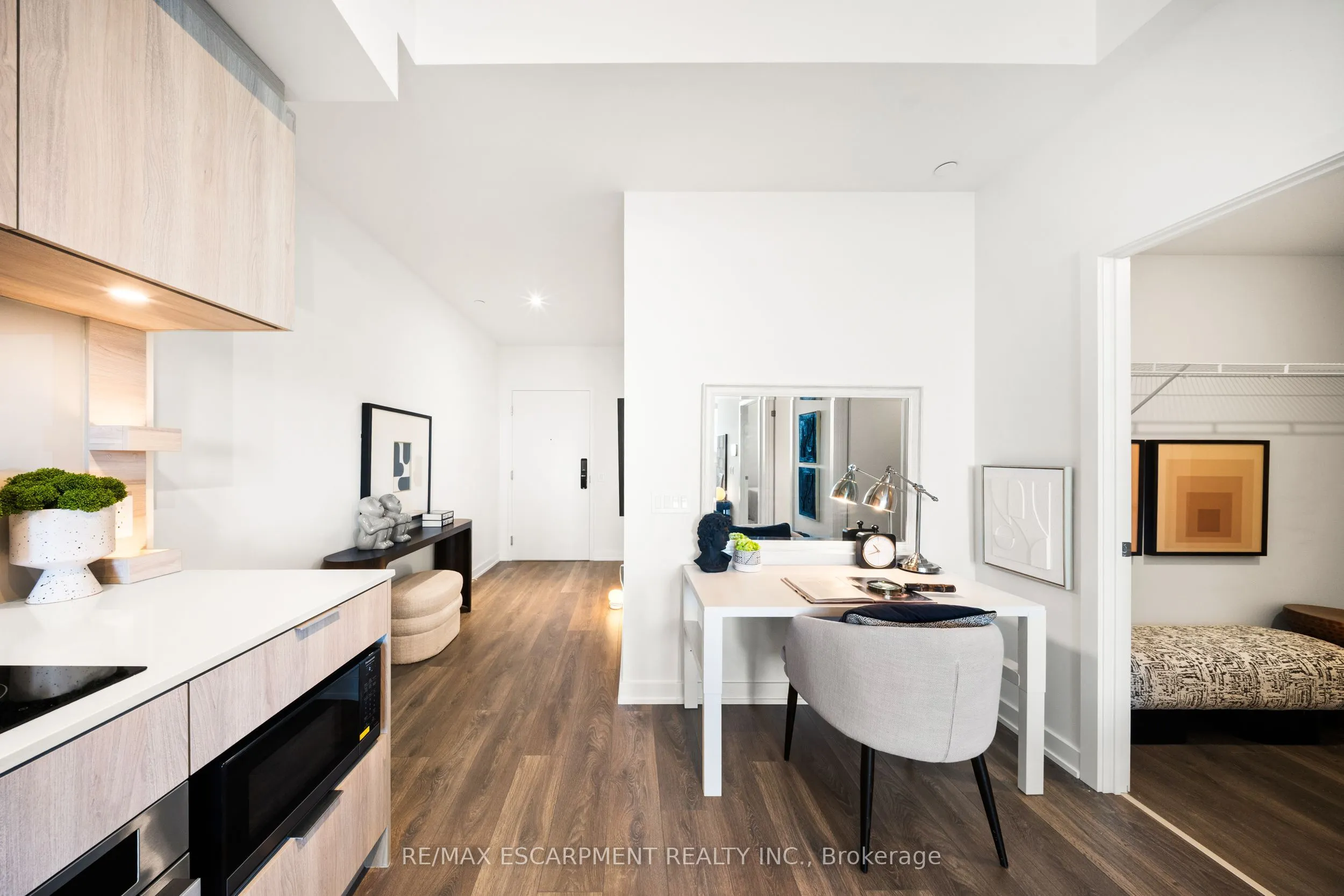 28 Ann Street, #801