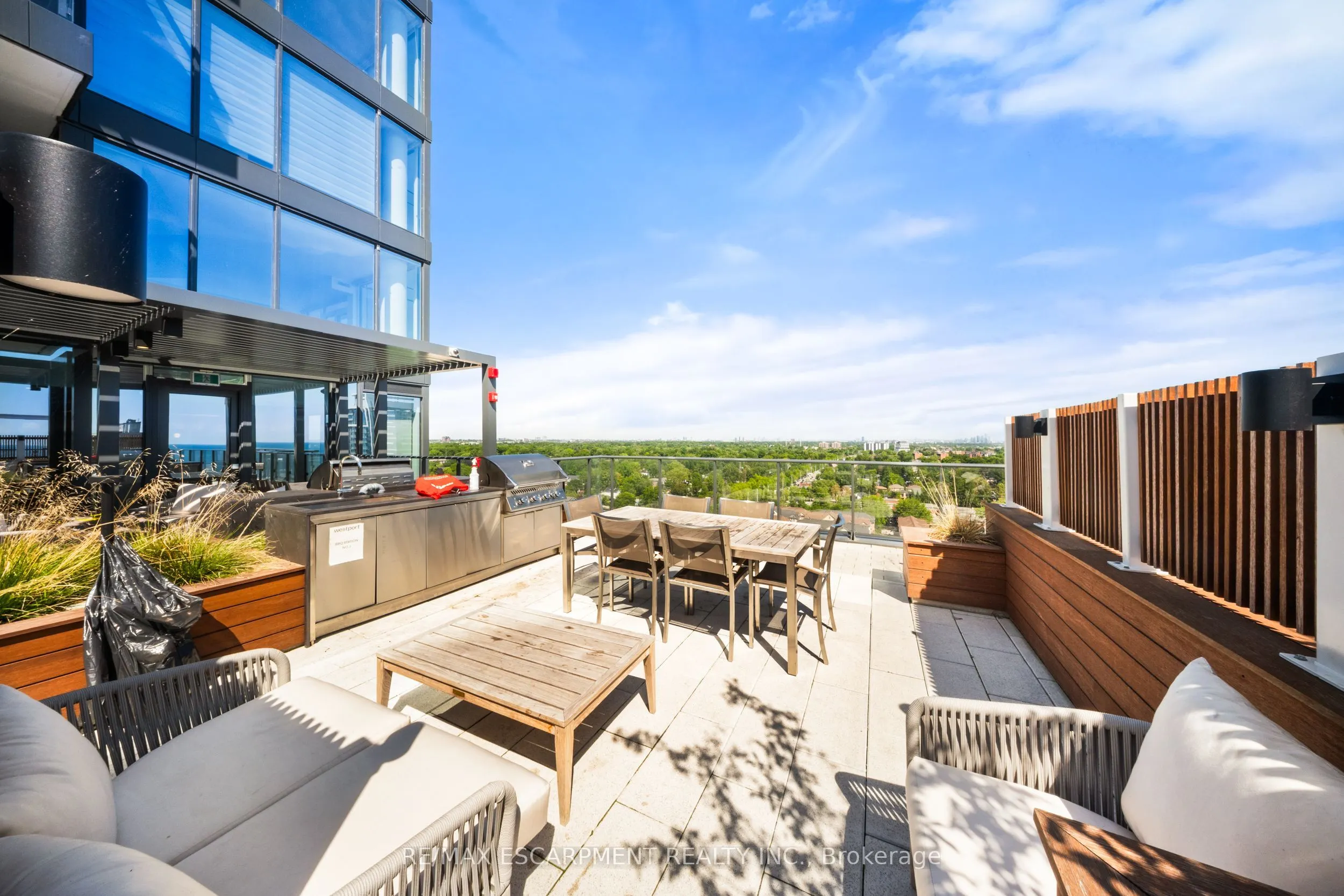 28 Ann Street, #801