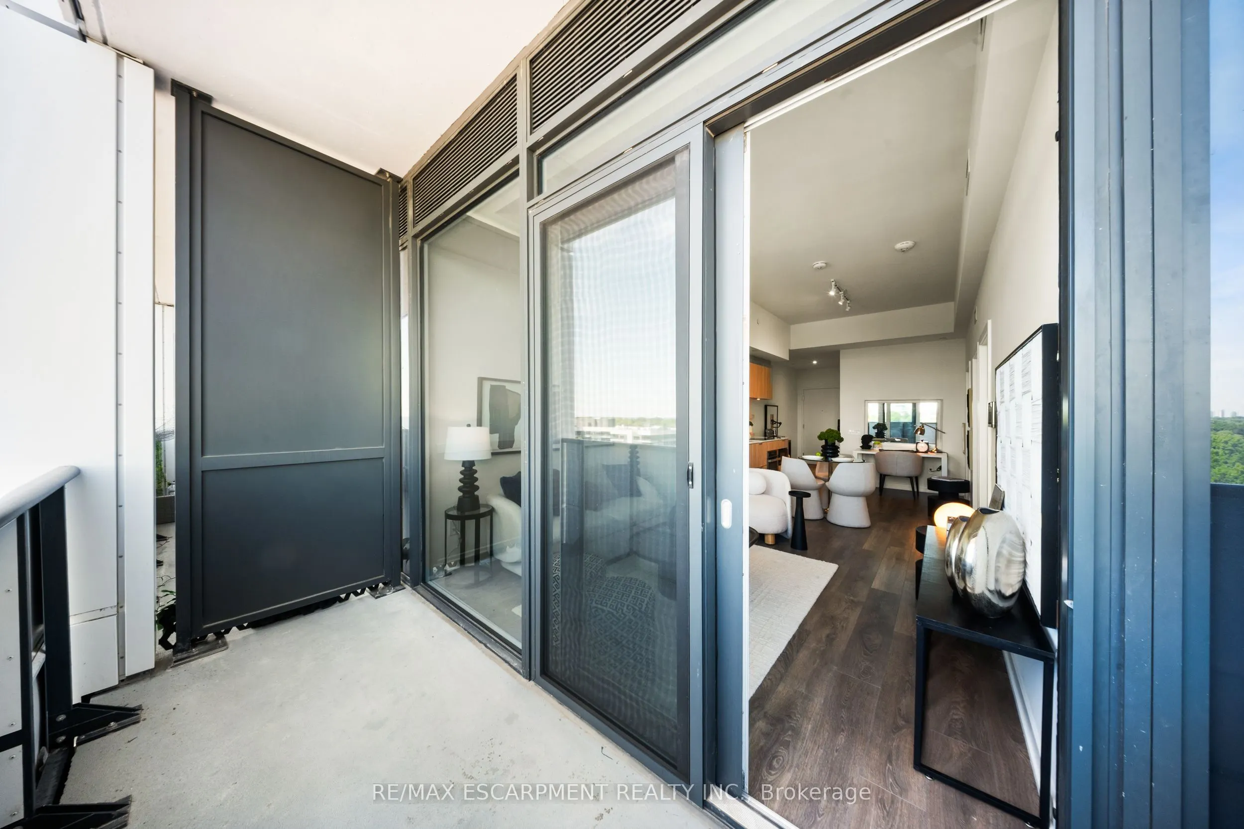 28 Ann Street, #801