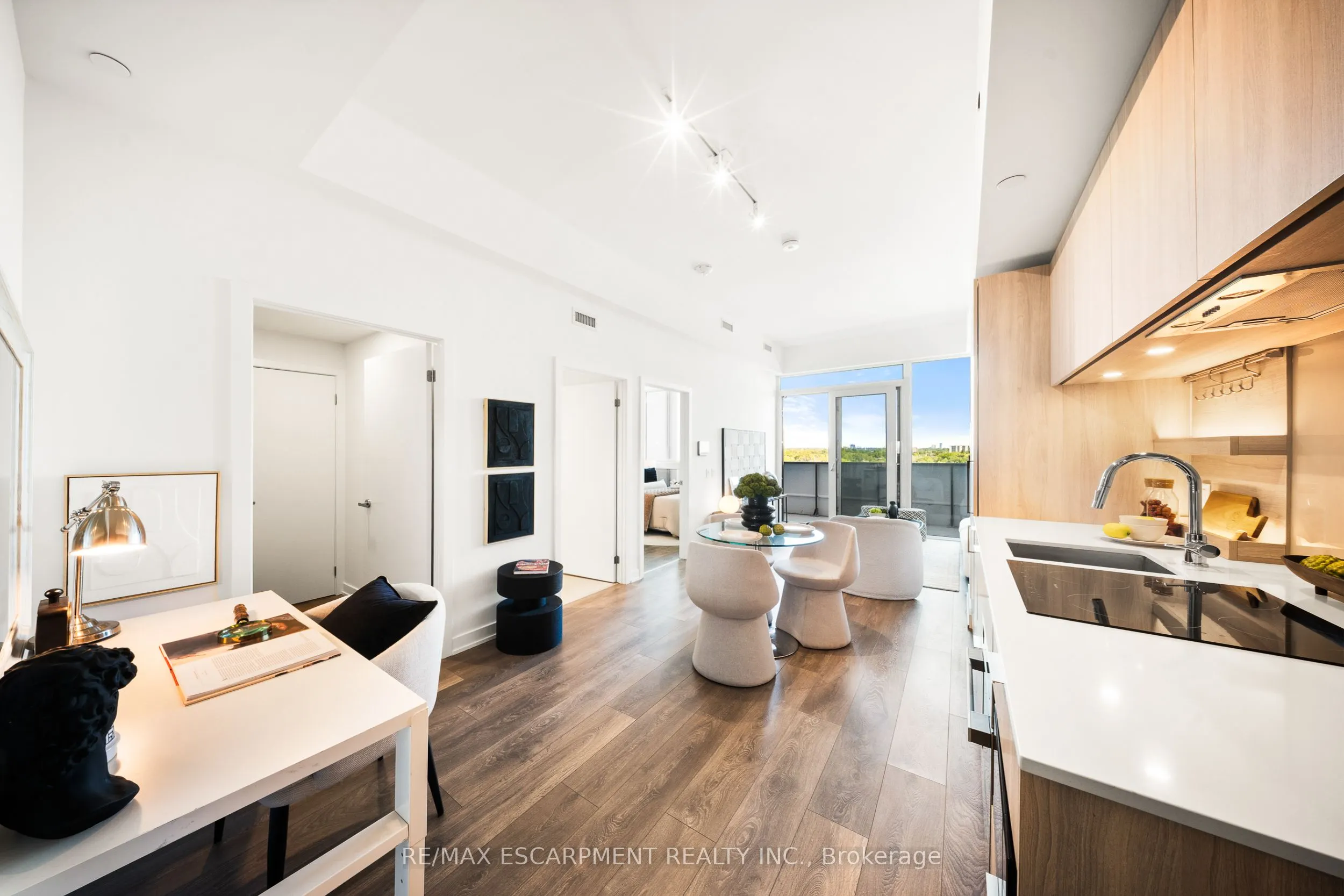 28 Ann Street, #801