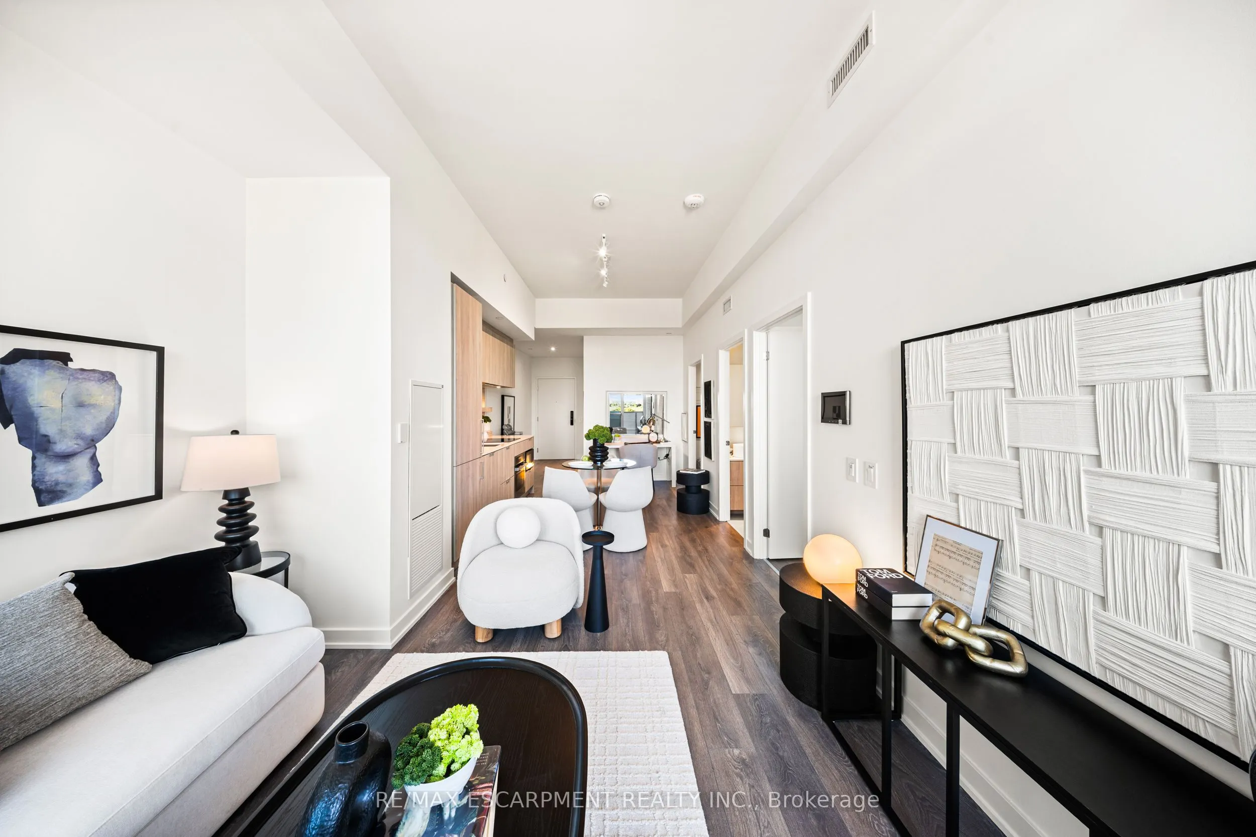 28 Ann Street, #801