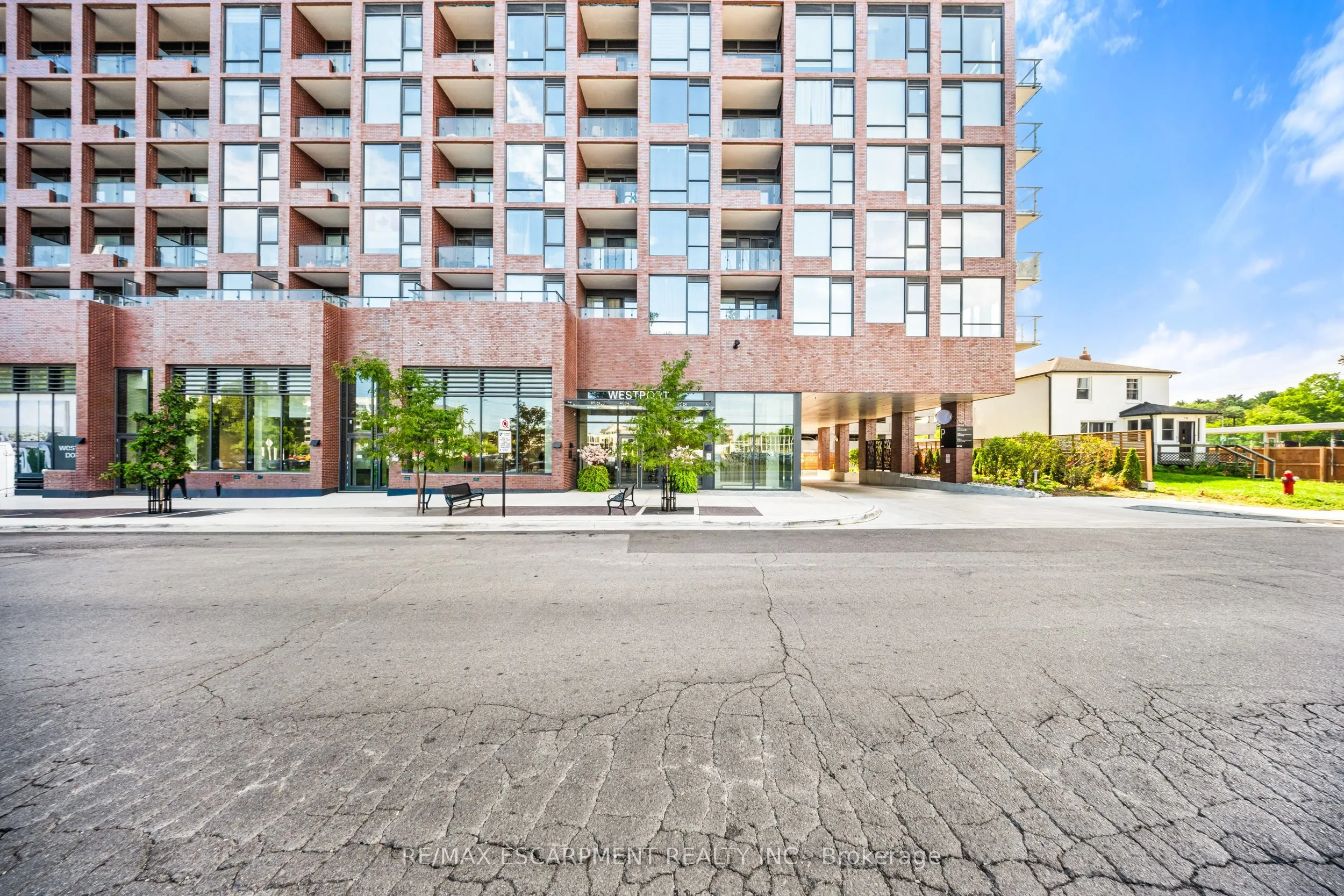 28 Ann Street, #801