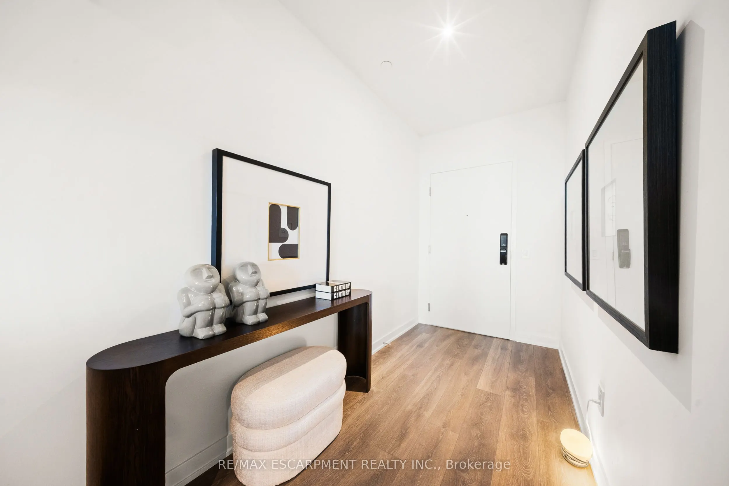 28 Ann Street, #801