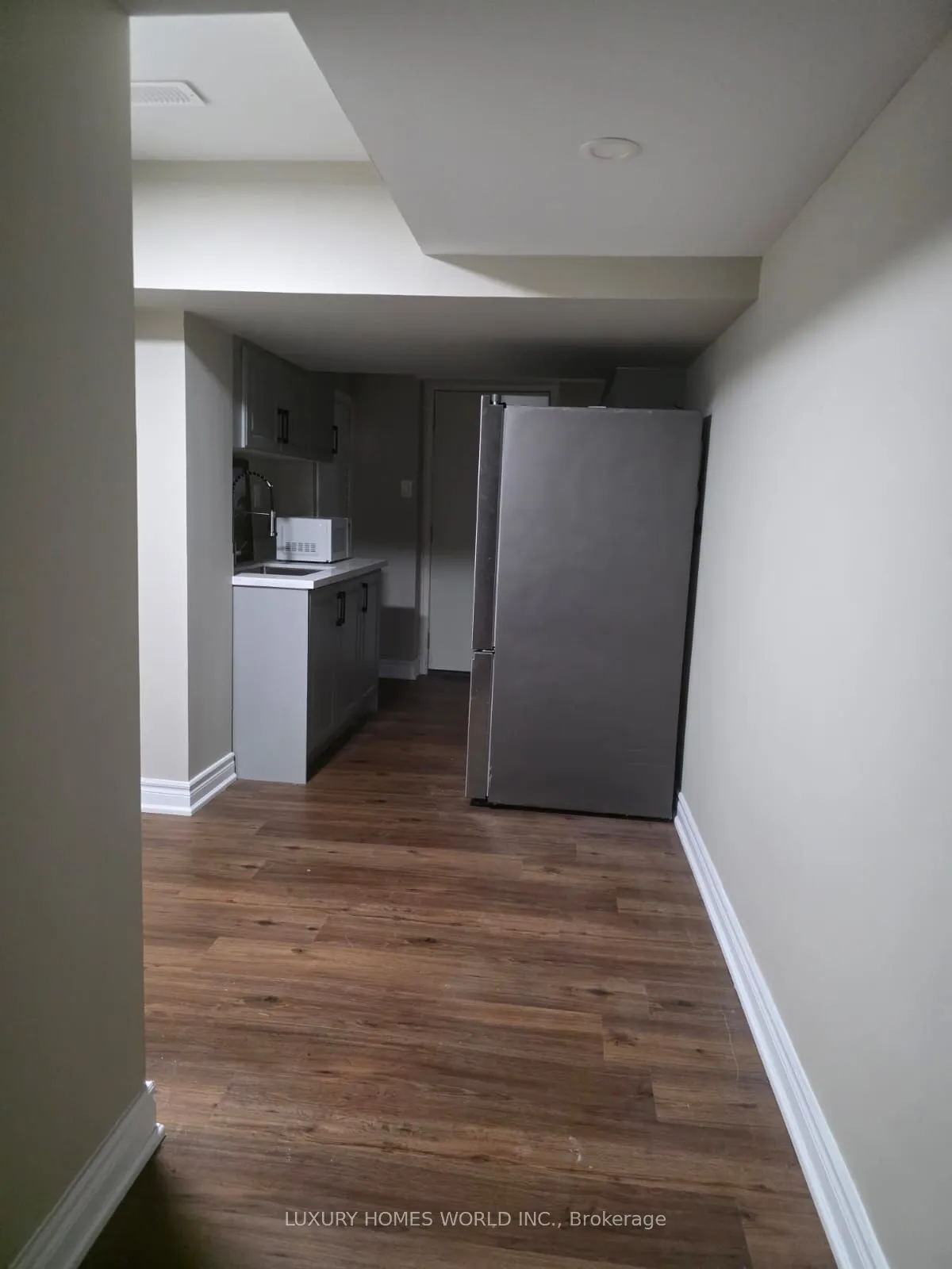 128 Adventura Road