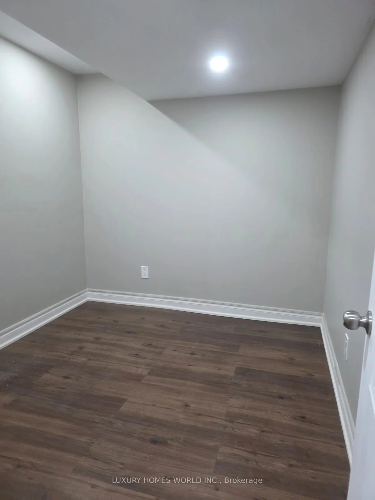 128 Adventura Road