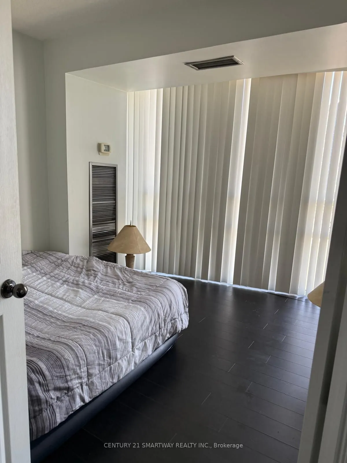 50 Eglinton Avenue, #605