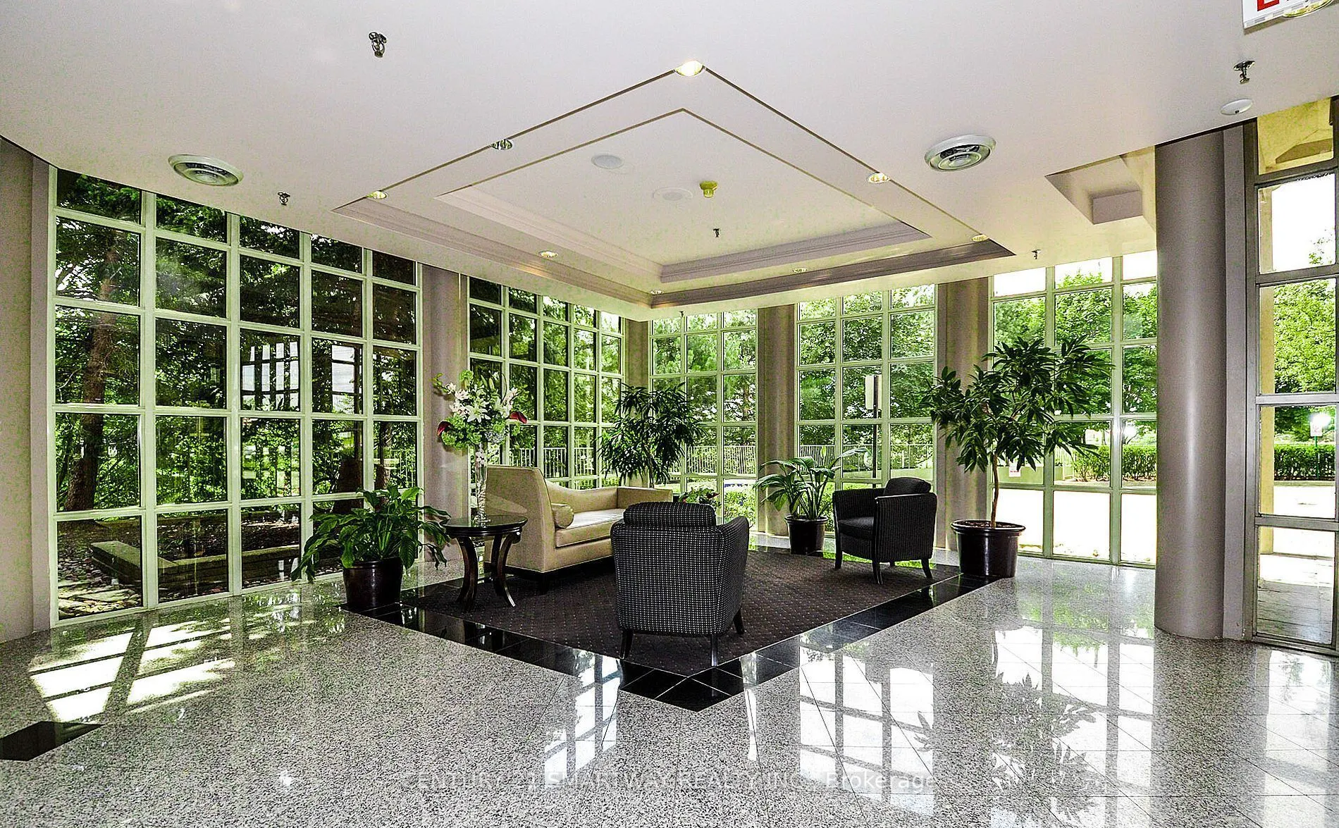 50 Eglinton Avenue, #605