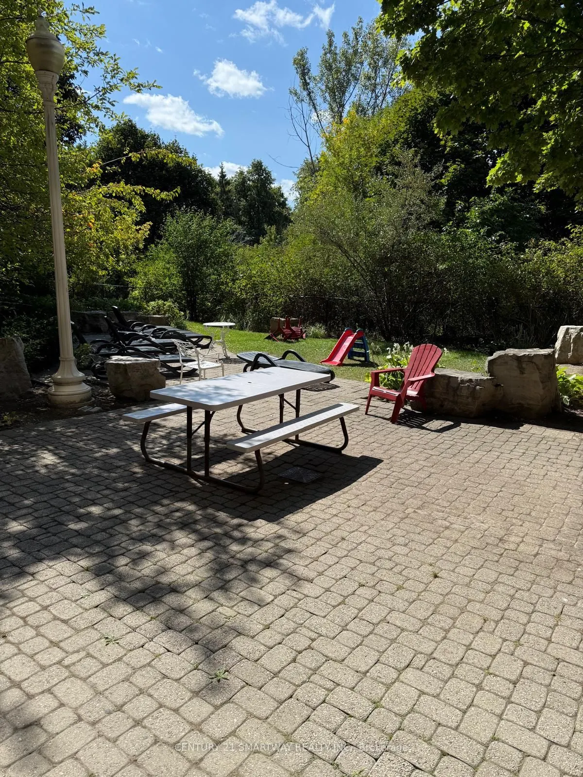 50 Eglinton Avenue, #605