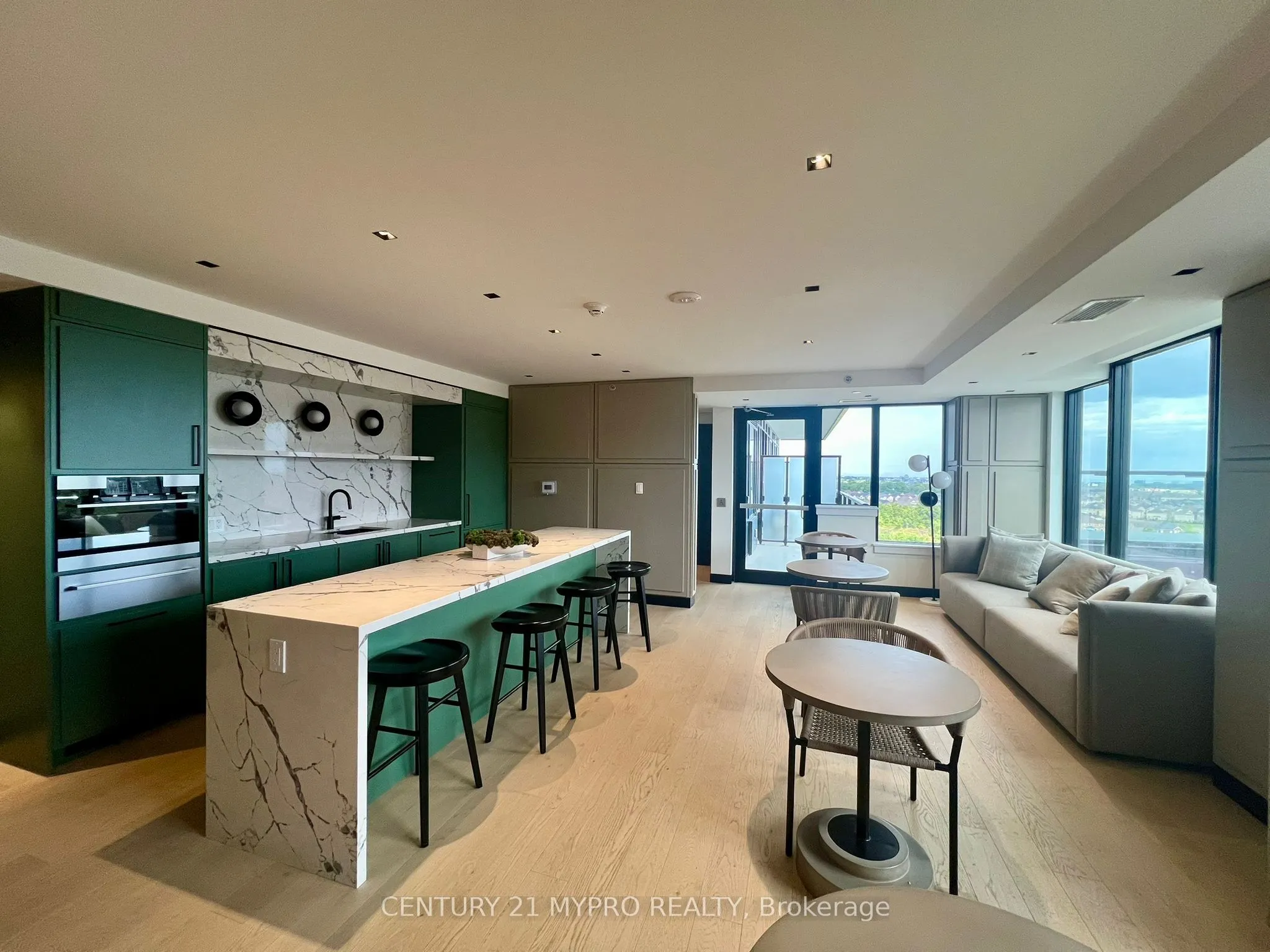 3220 William Coltson Avenue, #915