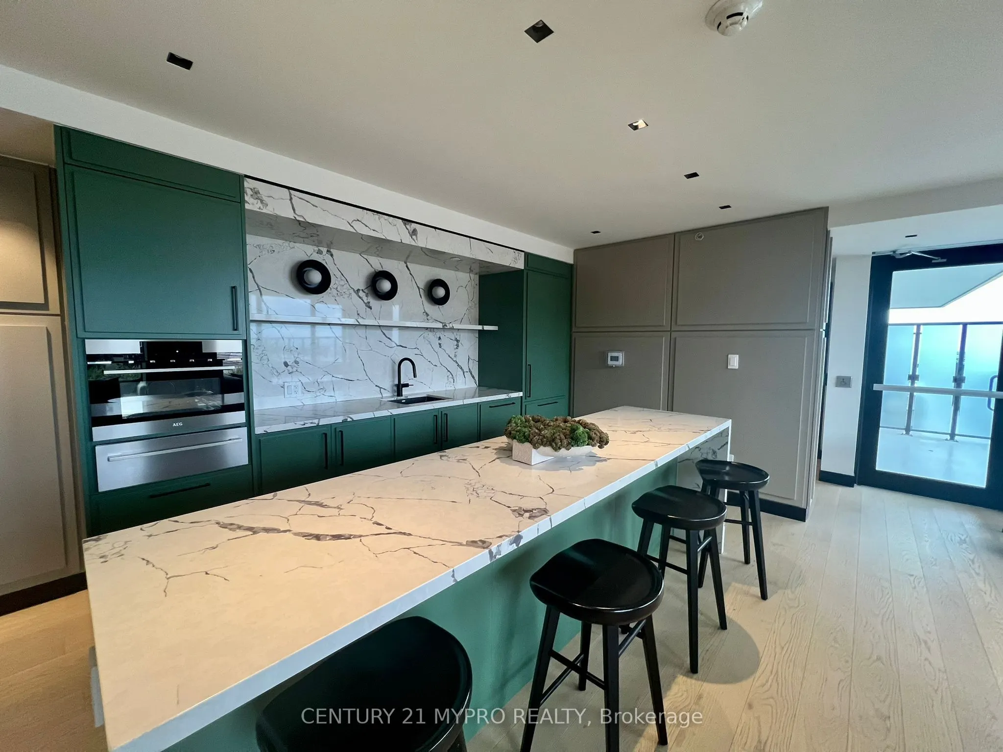 3220 William Coltson Avenue, #915