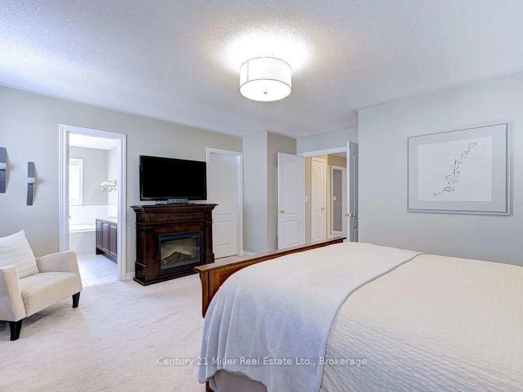 3268 Sealey Crescent
